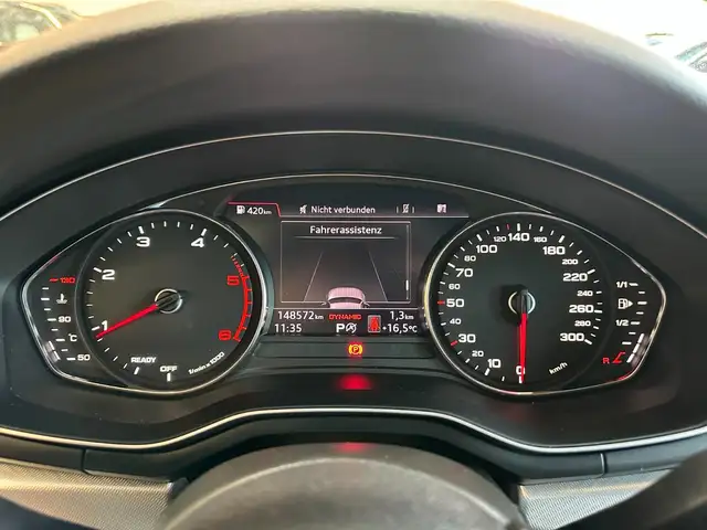 Audi A4 view 13