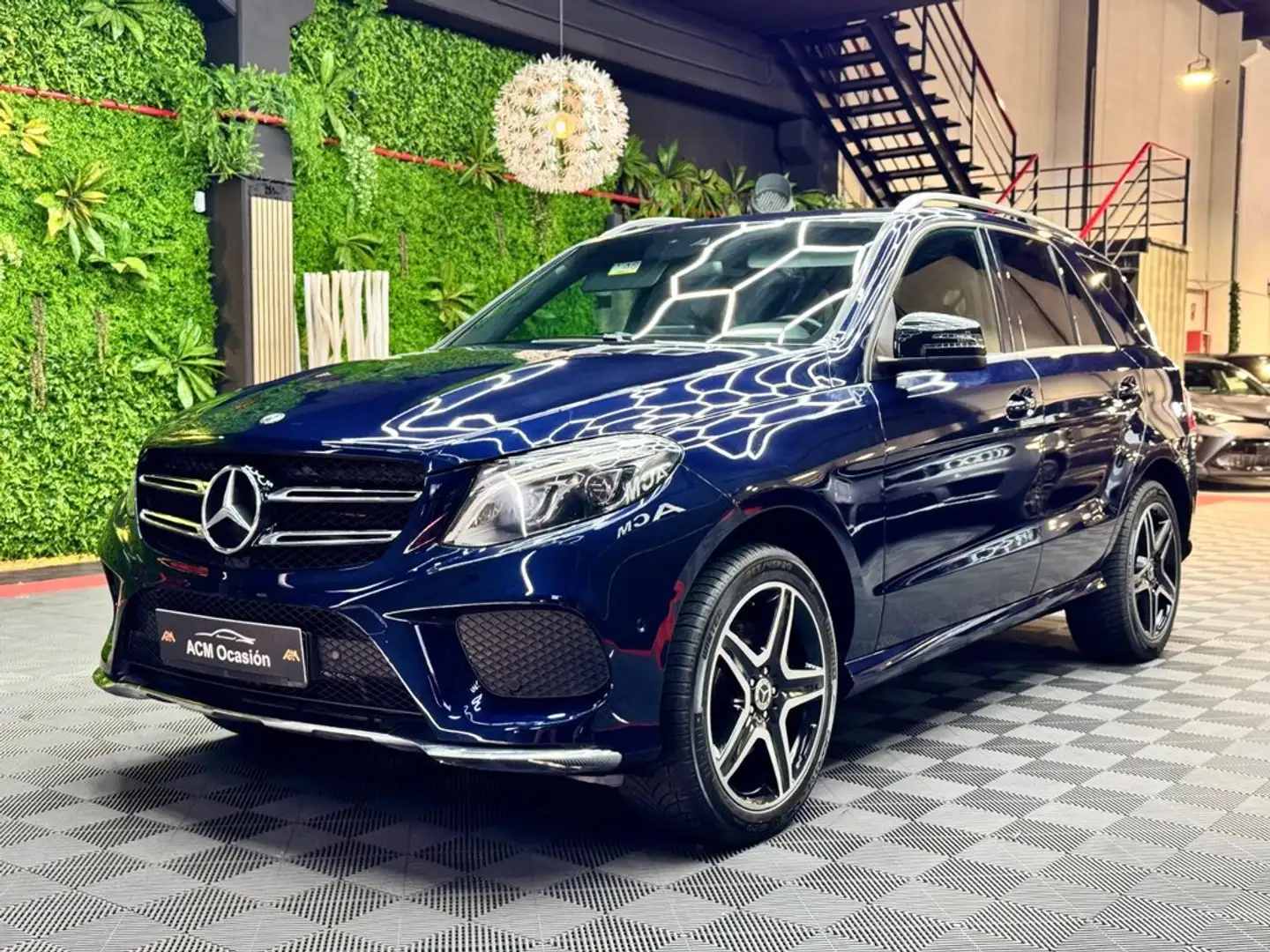 Mercedes-Benz GLE 250 d 4MATIC Bleu - 1