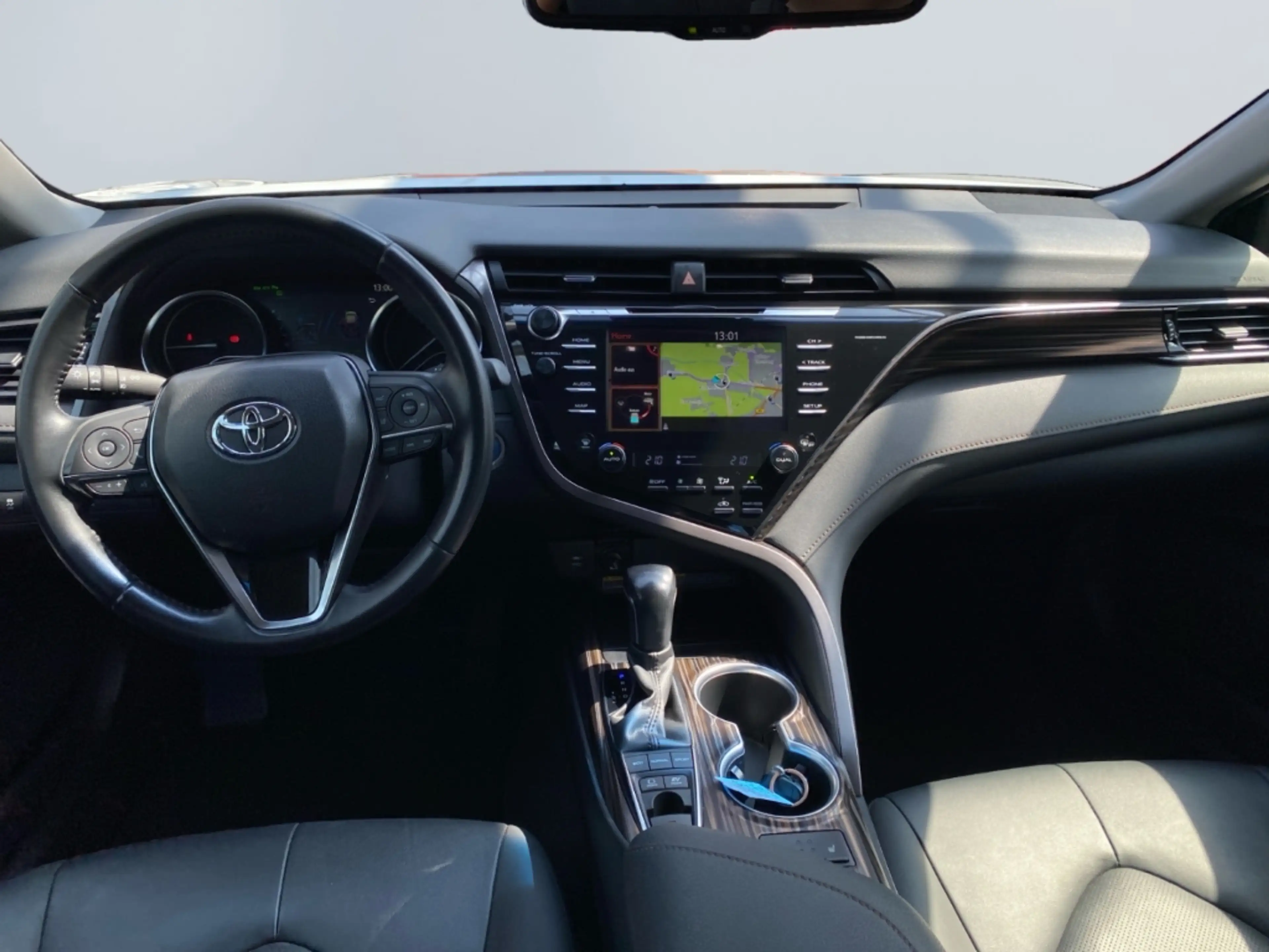 Toyota Camry Hybrid Executive *LED*RCam*Leder*Navi*SHZ* — photo 11