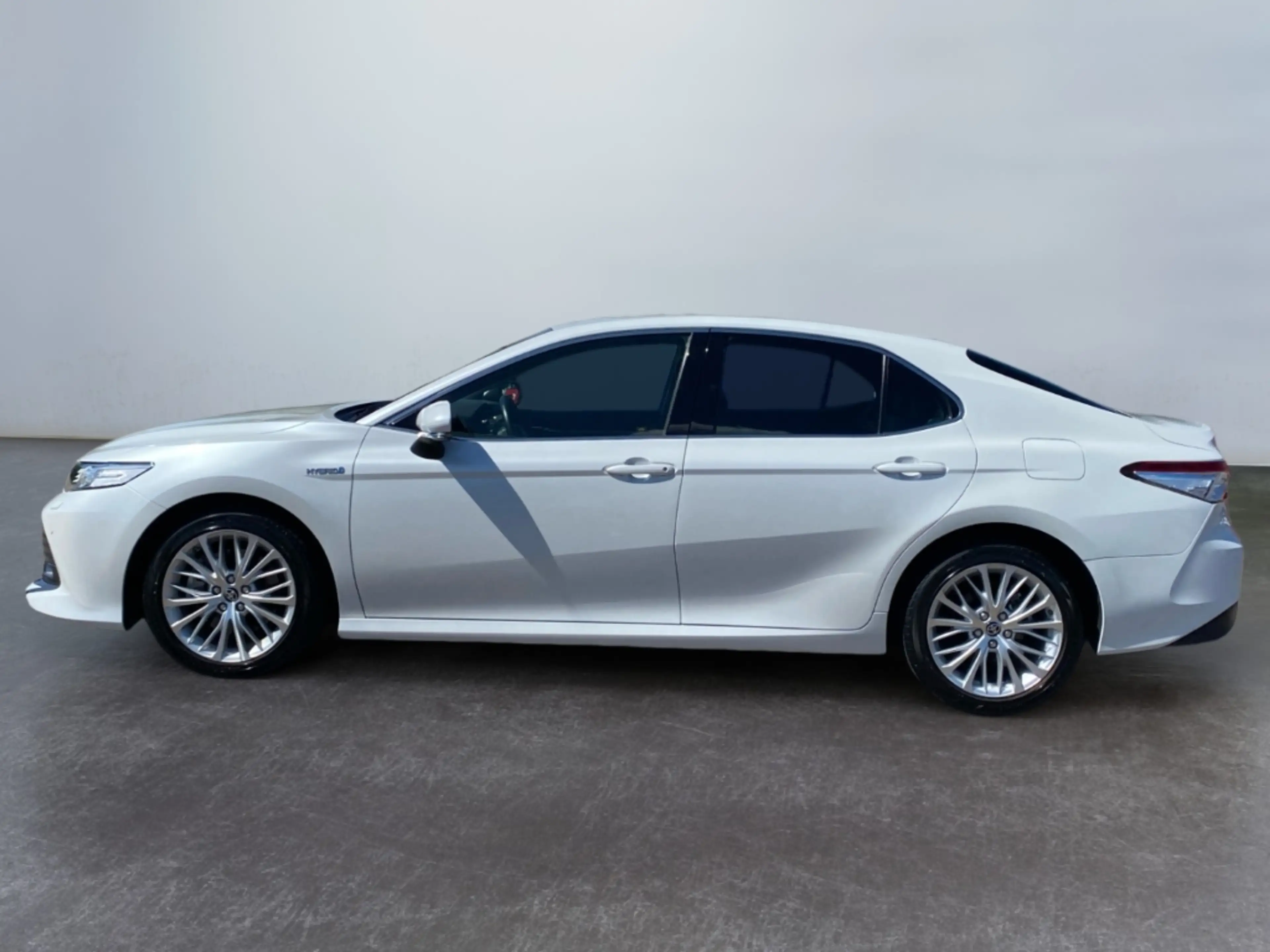 Toyota Camry Hybrid Executive *LED*RCam*Leder*Navi*SHZ* — photo 5