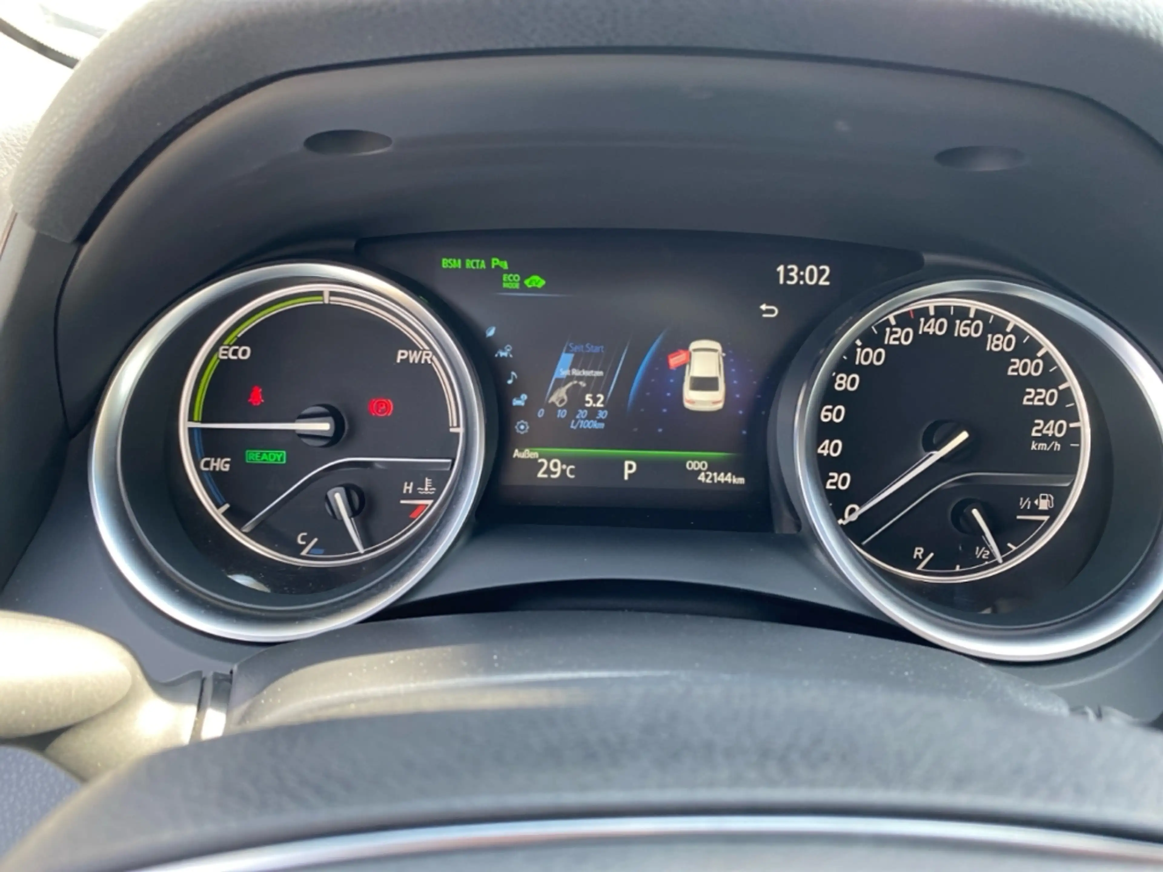 Toyota Camry Hybrid Executive *LED*RCam*Leder*Navi*SHZ* — photo 14
