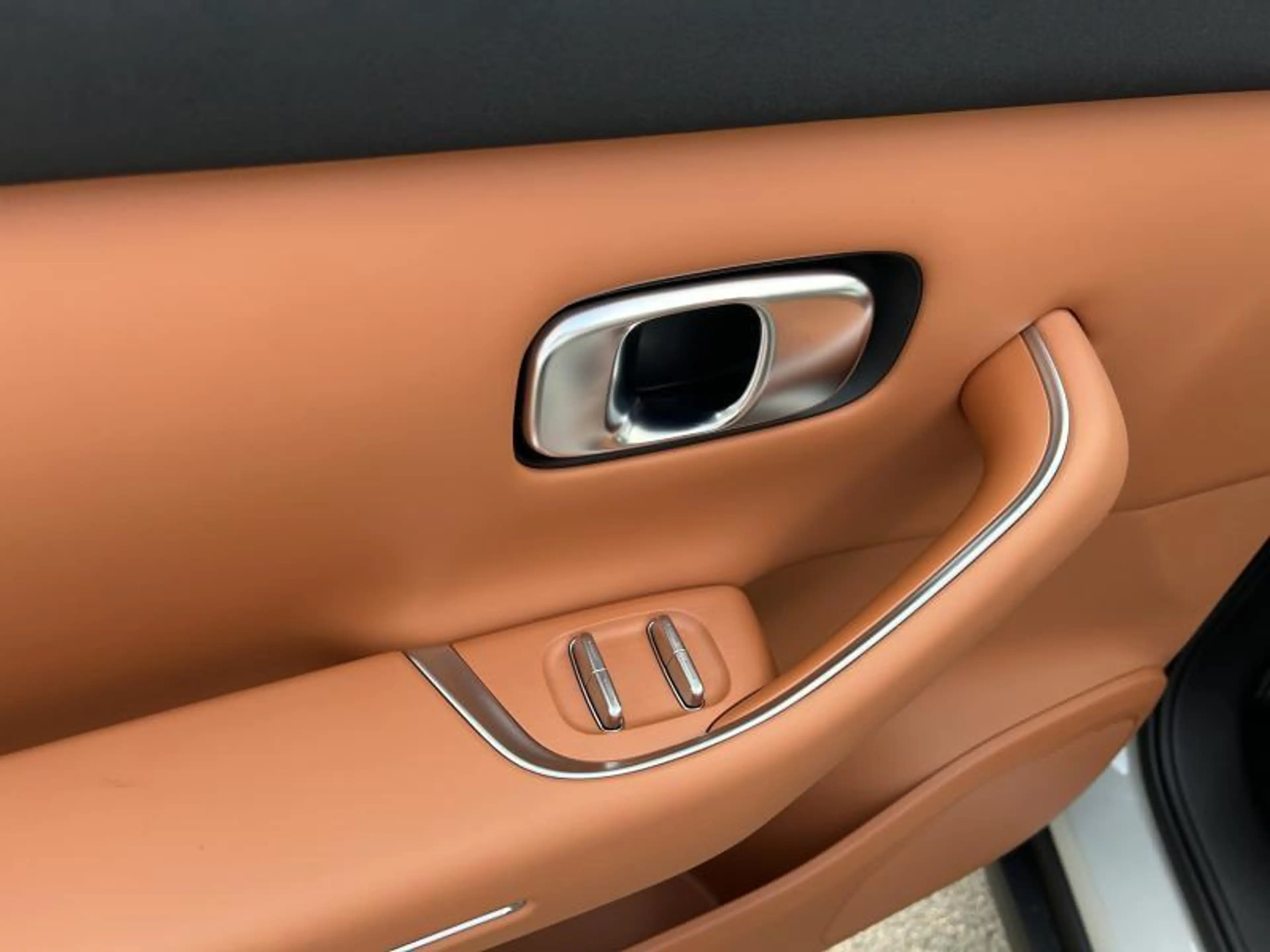 Leapmotor C10 DESIGN REEV MY25 — photo 10