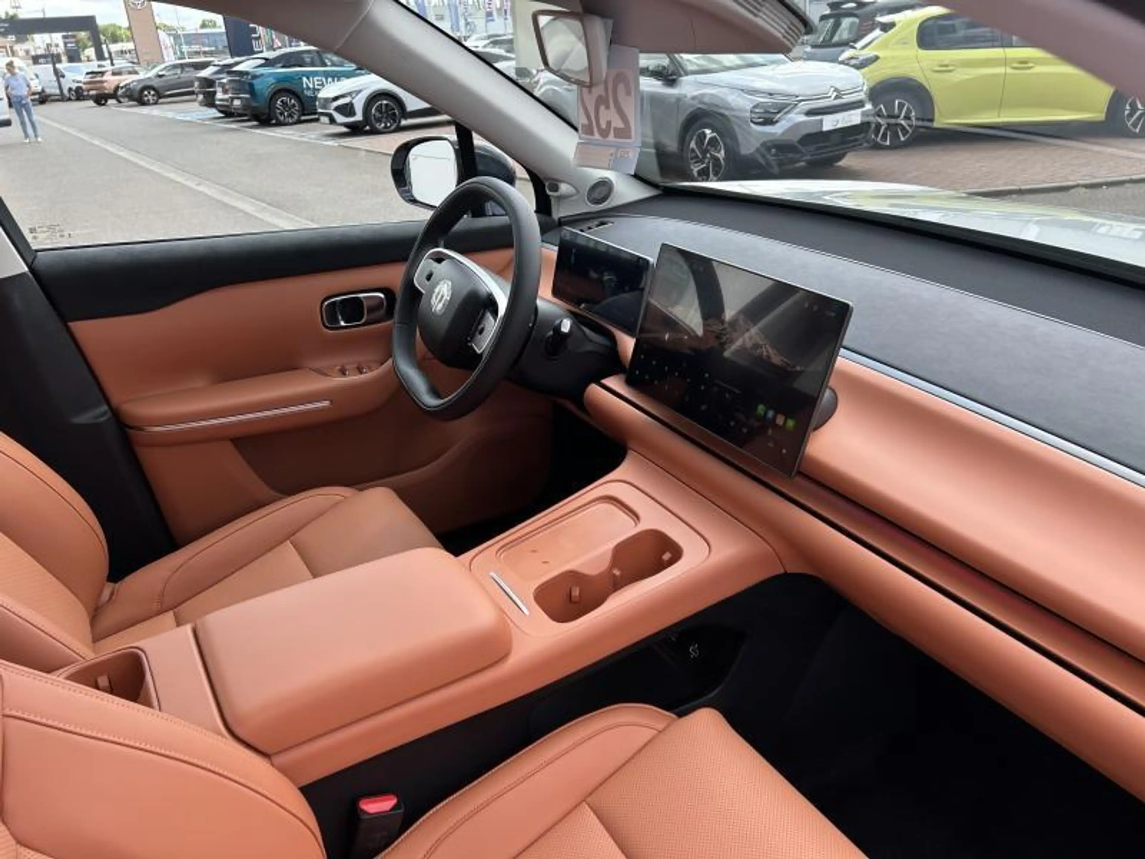 Leapmotor C10 DESIGN REEV MY25 — photo 8