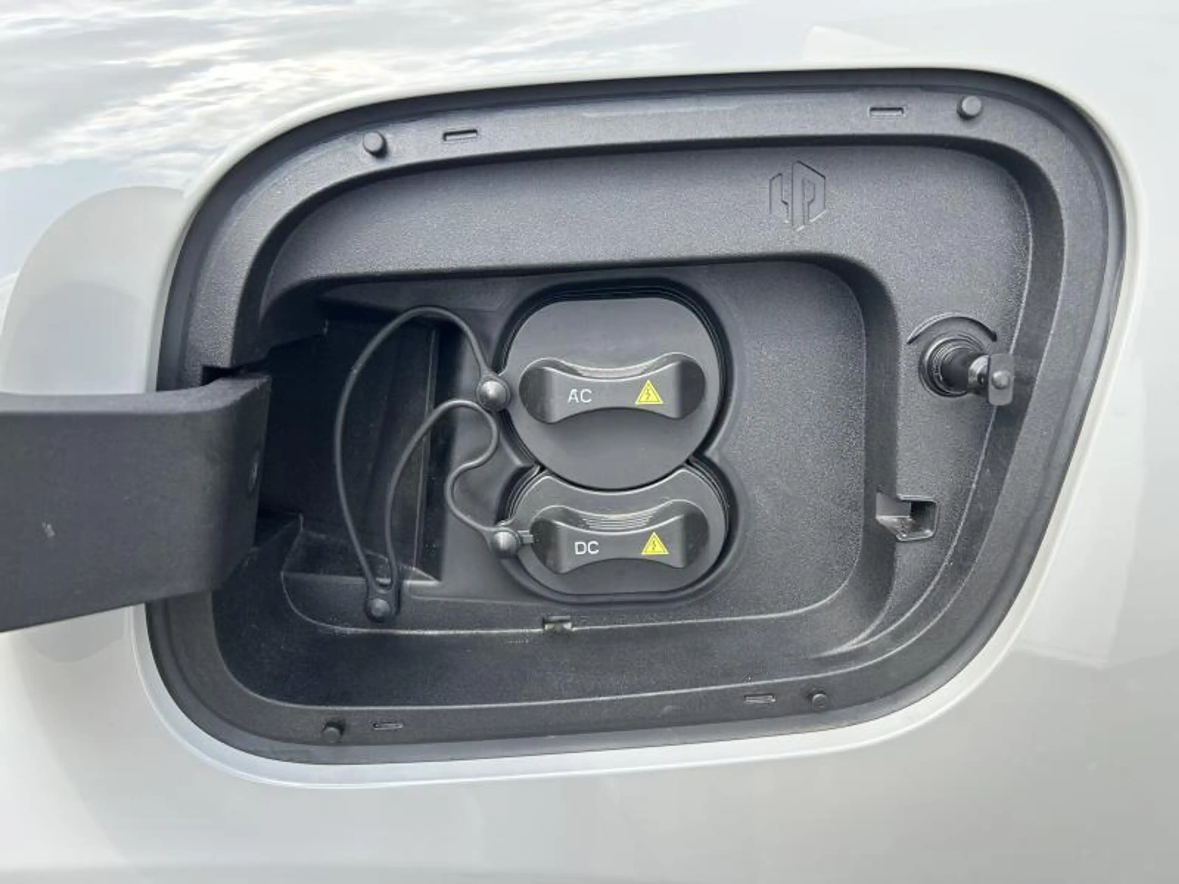 Leapmotor C10 DESIGN REEV MY25 — photo 7