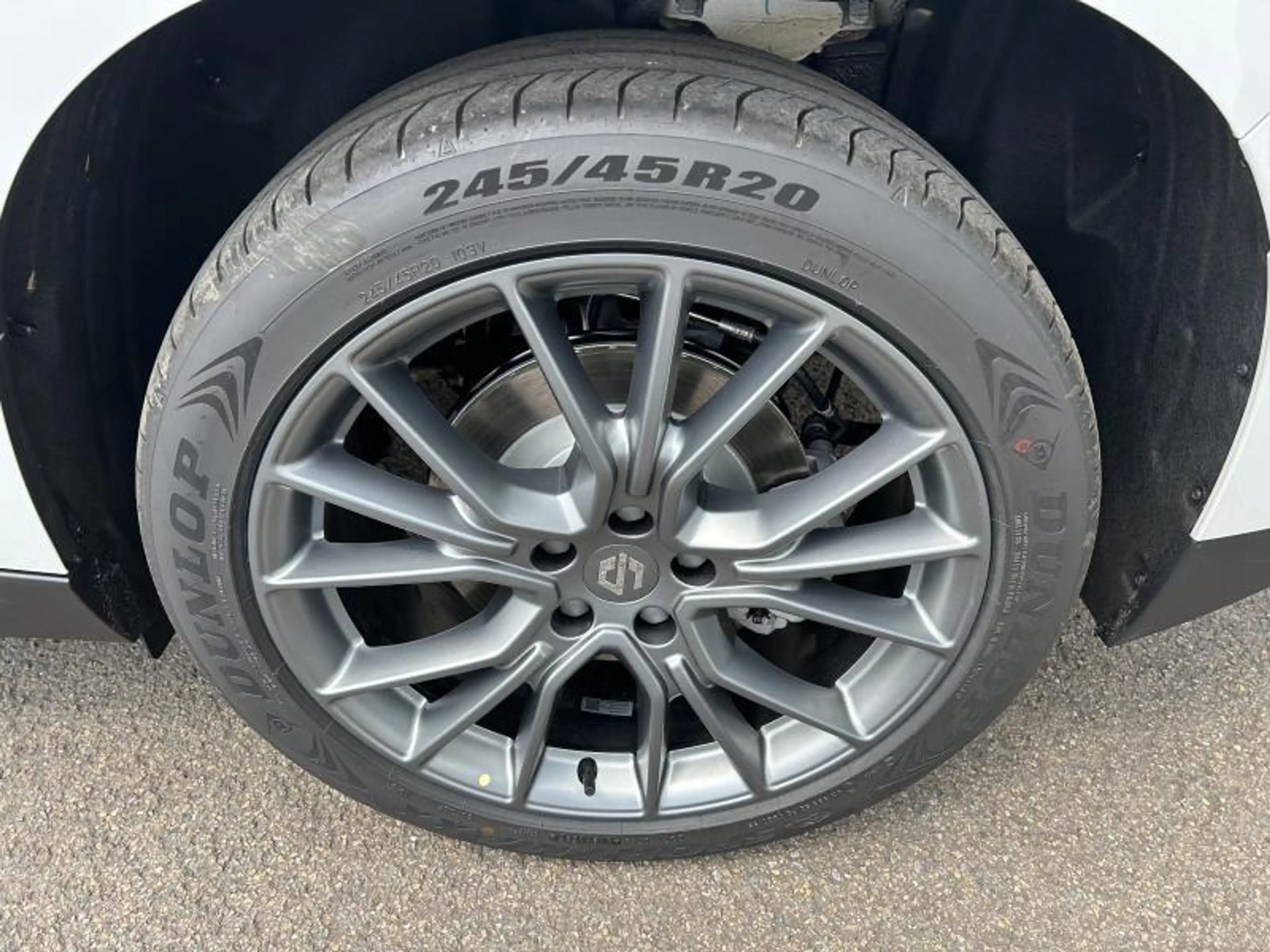 Leapmotor C10 DESIGN REEV MY25 — photo 14