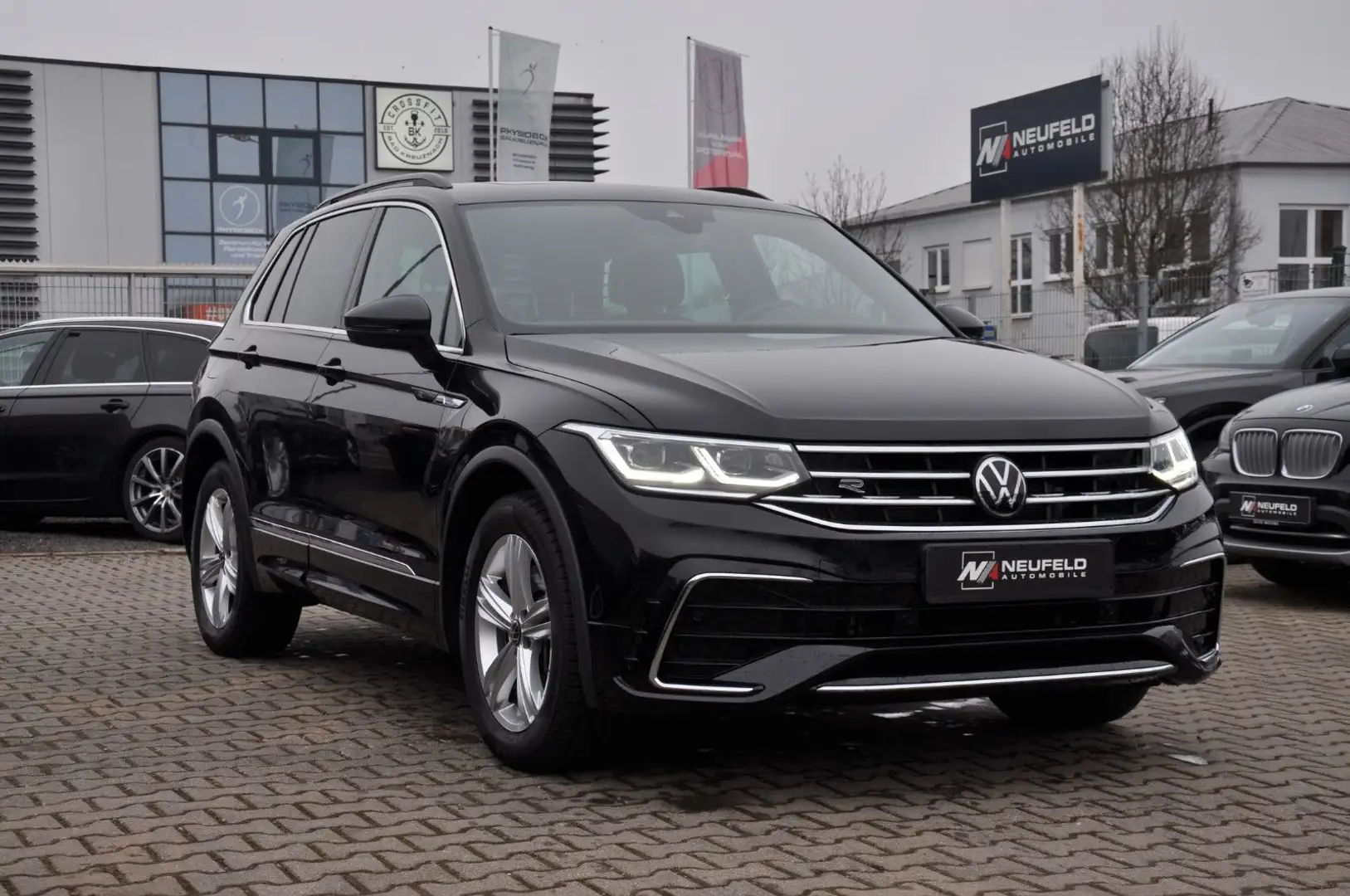 Volkswagen Tiguan 2.0 TSI DSG 4MOTION R-Line Zwart - 2