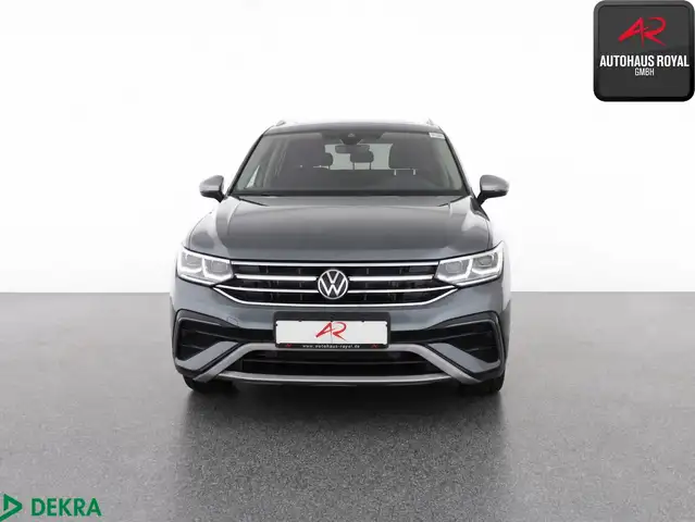 Volkswagen Tiguan Allspace view 8