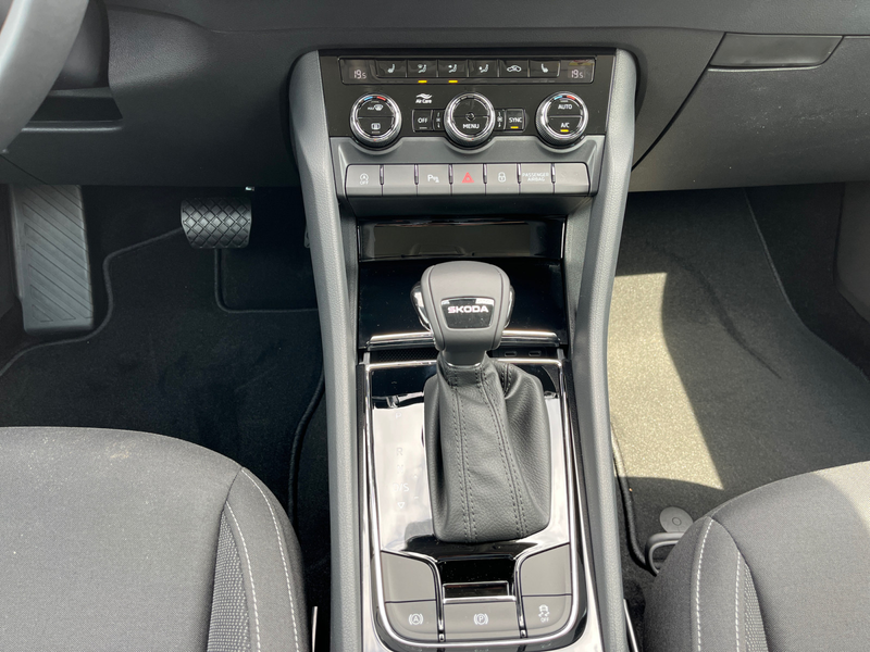 Skoda Karoq Balance 2,0 TDI DSG Navi LED ACC AHK PDCvh — photo 8
