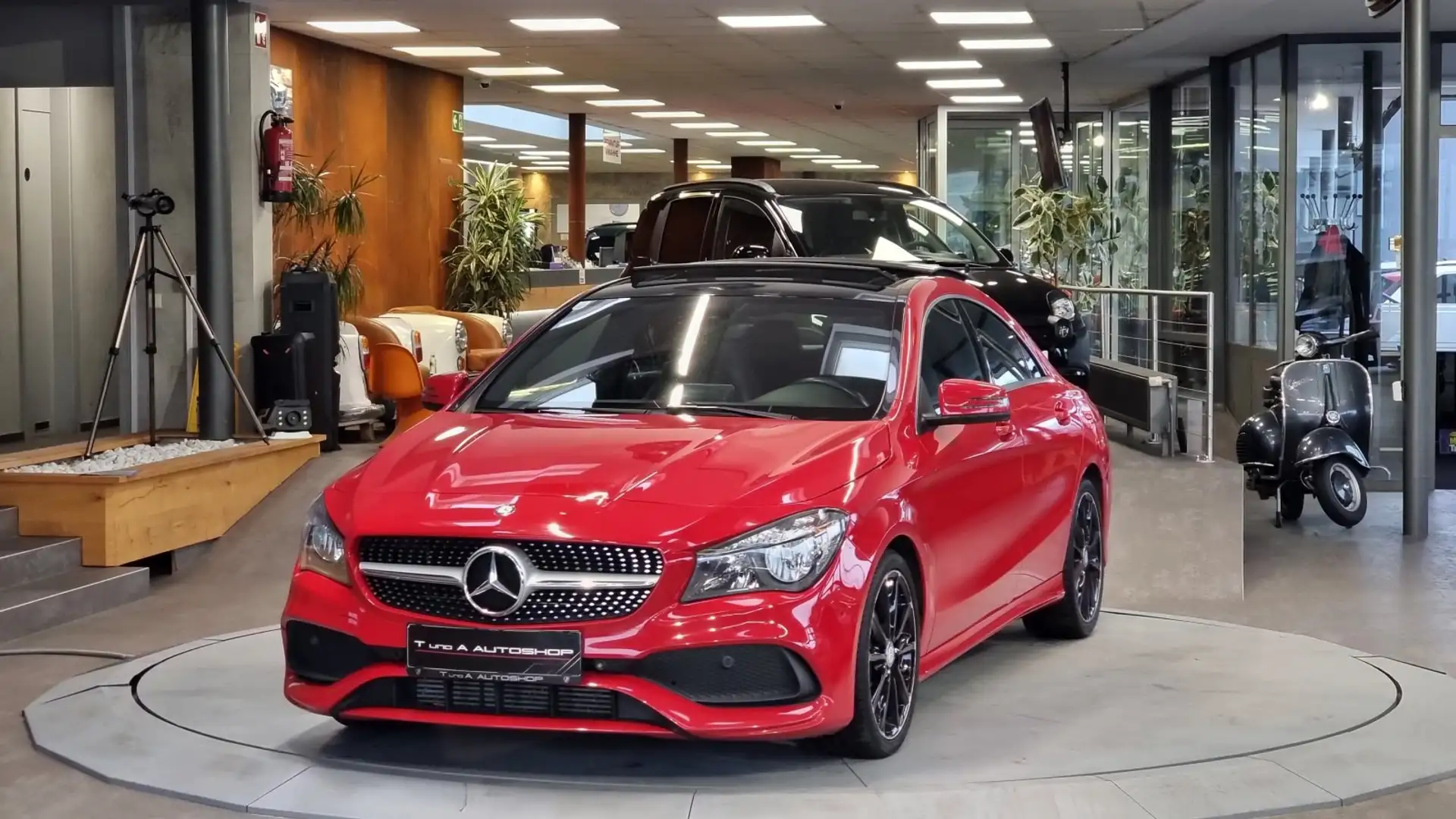 Mercedes-Benz CLA 180 d AMG-Line Aut. *Pano*Navi*18Zoll*Leder* Rot - 2