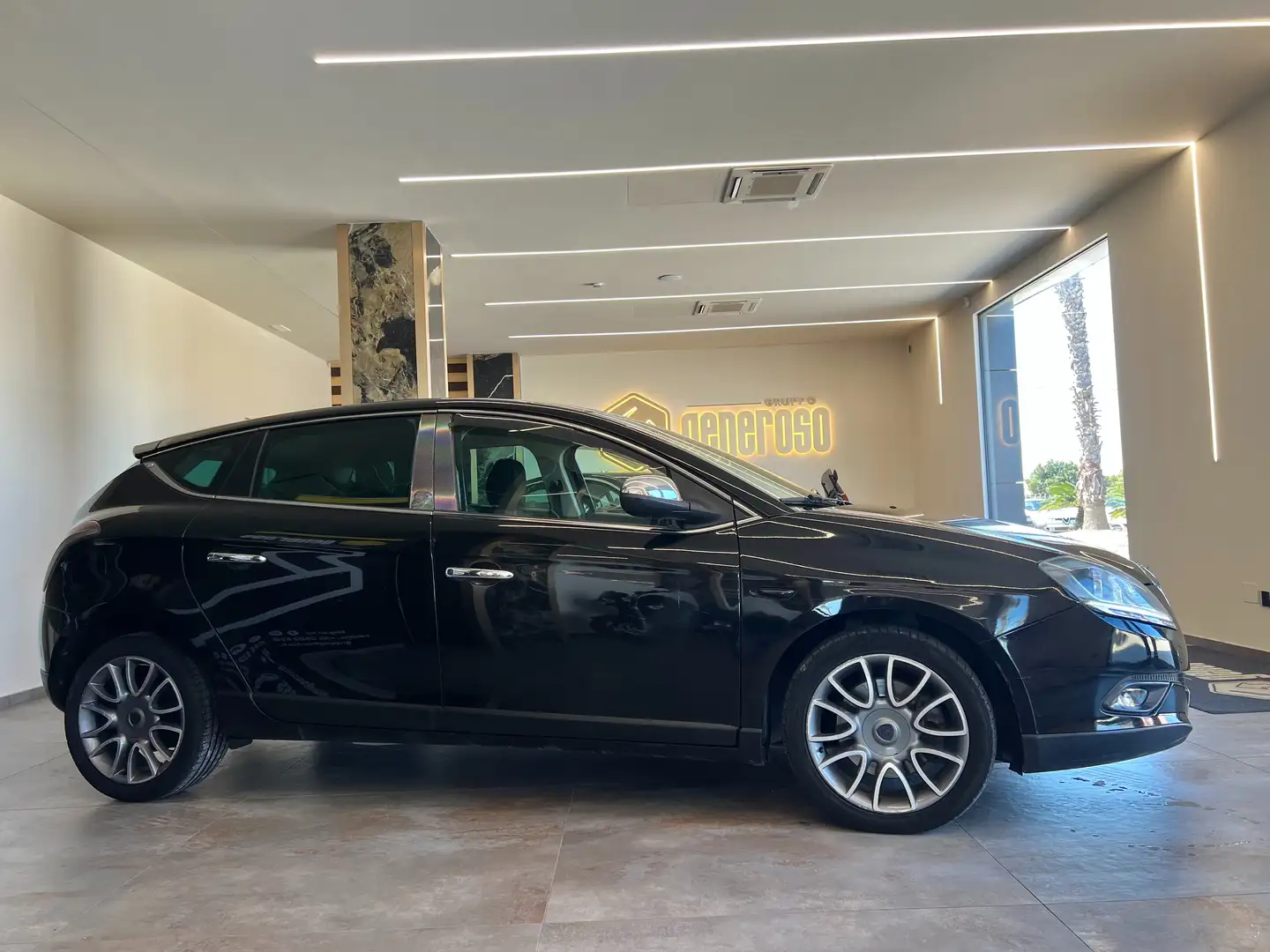 Lancia Delta Delta III 2.0 mjt Oro 165cv dpf Negro - 2