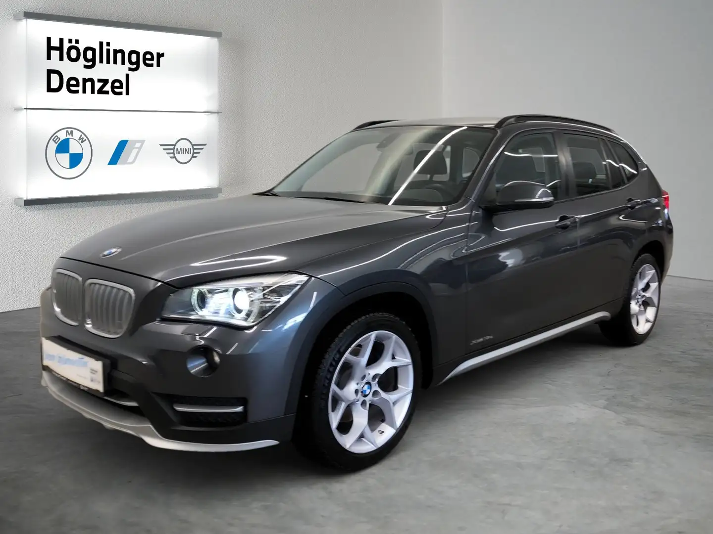 BMW X1 xDrive18d Grau - 2