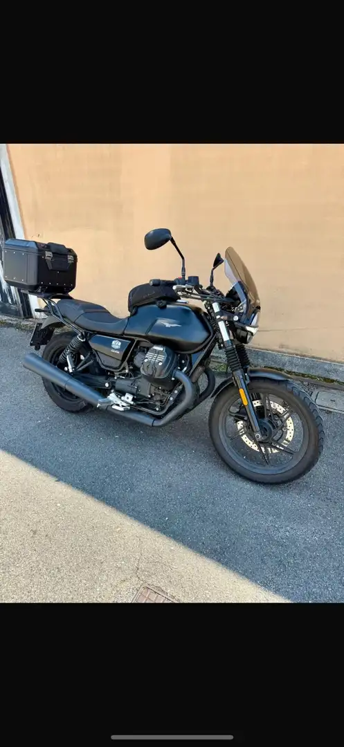 Moto Guzzi V 7 stone Nero - 1