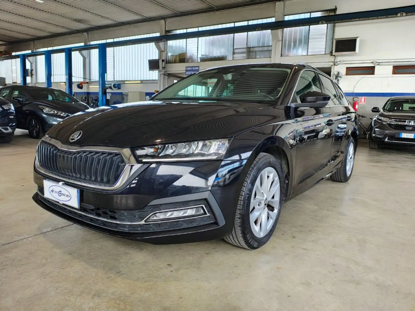Skoda Octavia 2.0 TDI EVO SCR Wagon Executive Grigio - 2