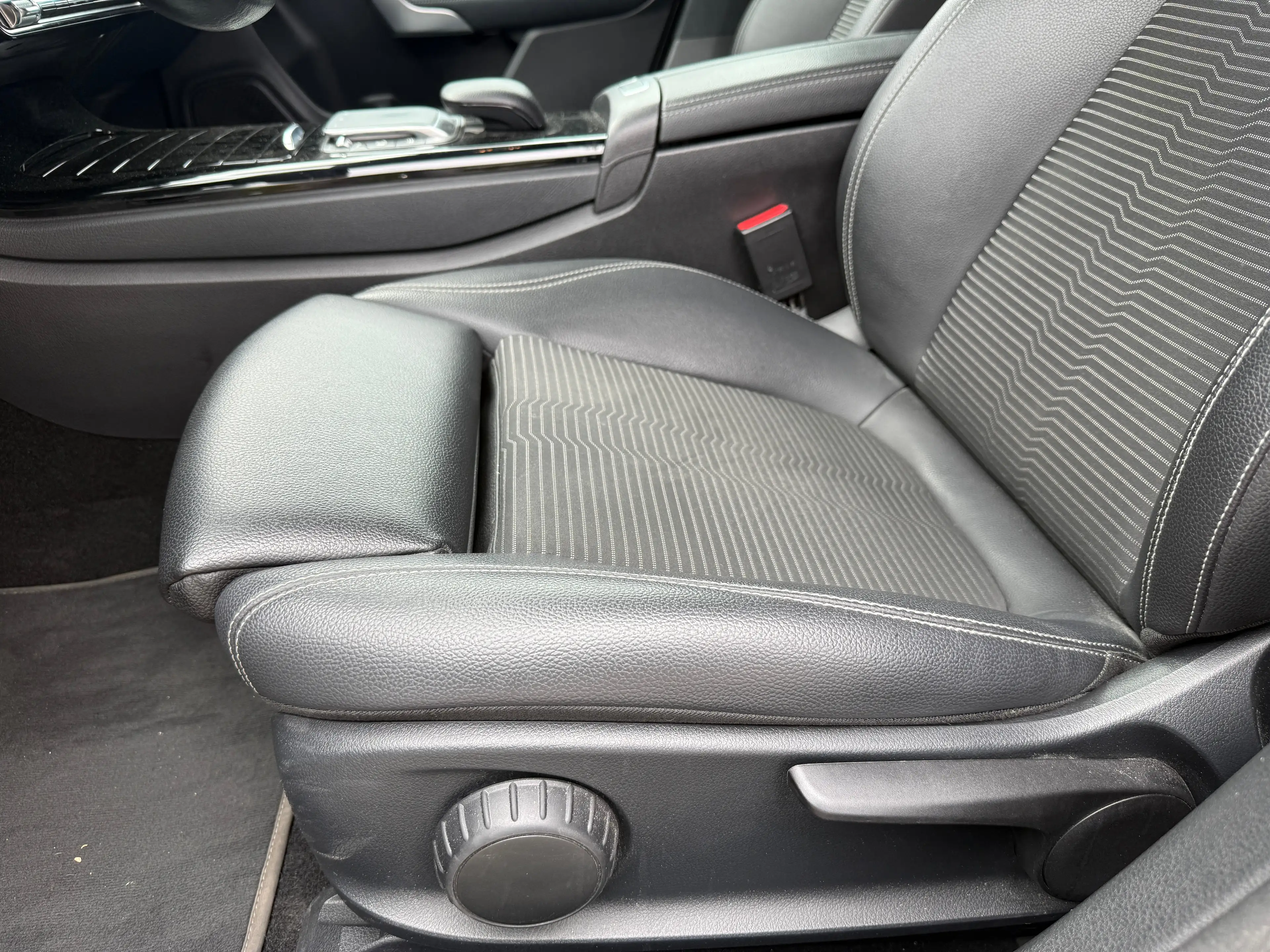 Mercedes-Benz CLA 220 CLA 220 d 4Matic LED AHK Night Park Paket 1.Besitz — photo 15