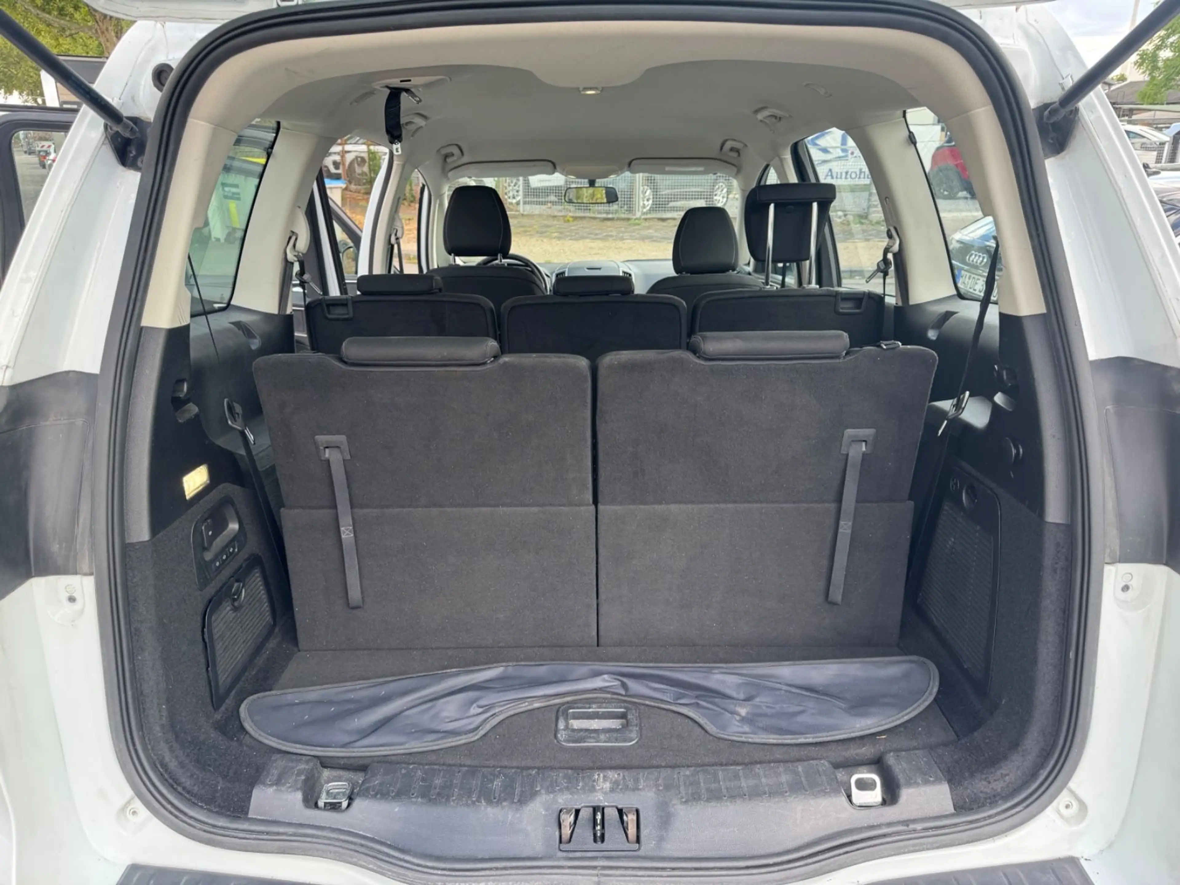 Ford Galaxy Trend / 1. Hand / 7-Sitzer — photo 10