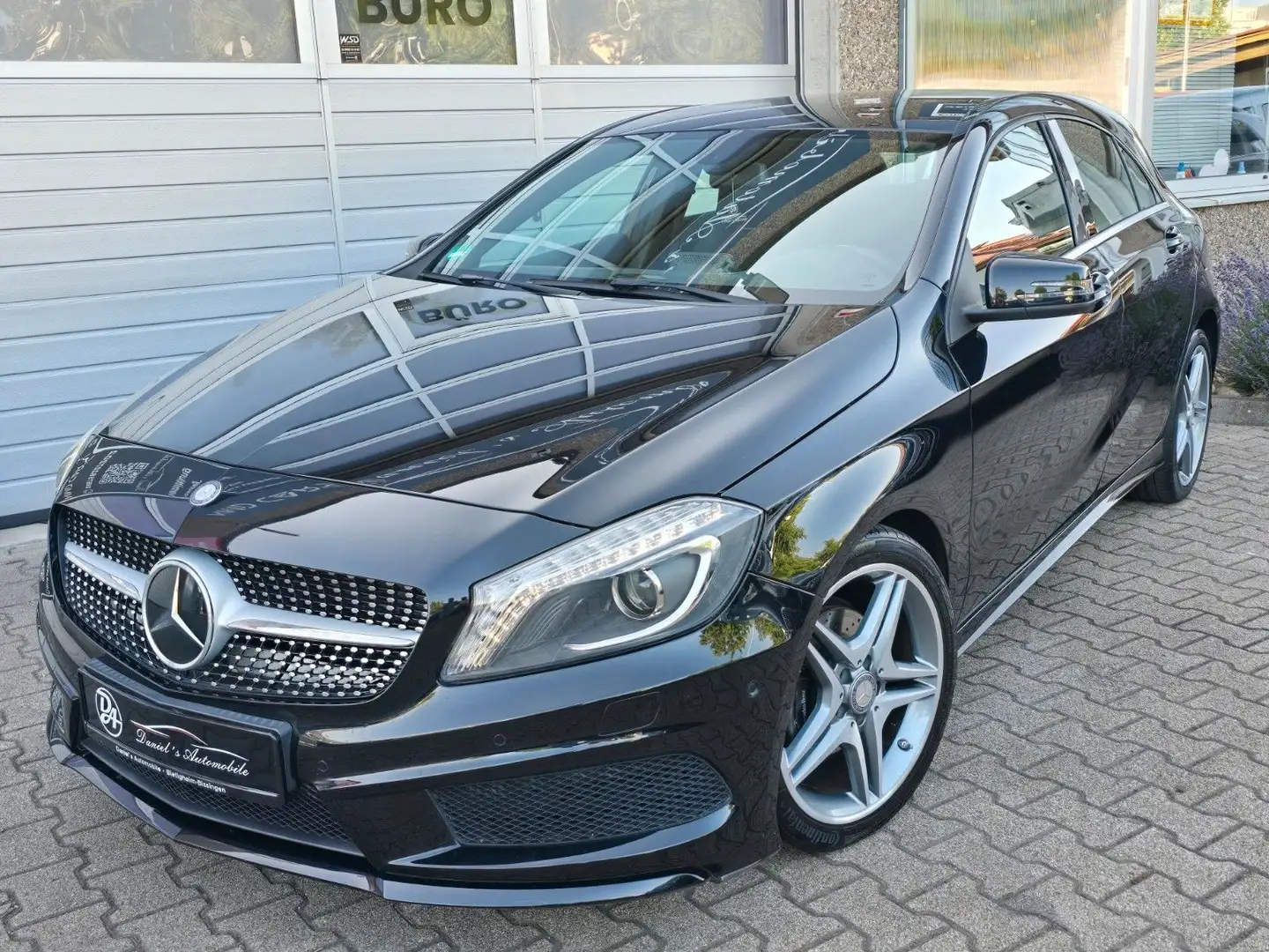 Mercedes-Benz A 180 AMG-LINE/ALCANTARA/PDC/BI-XENON Noir - 2