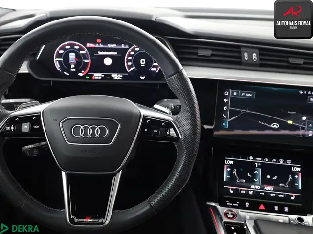 Audi E-Tron view 10