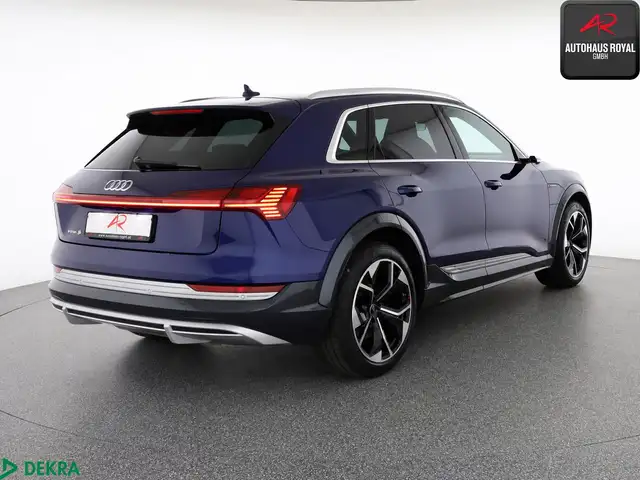 Audi E-Tron view 5