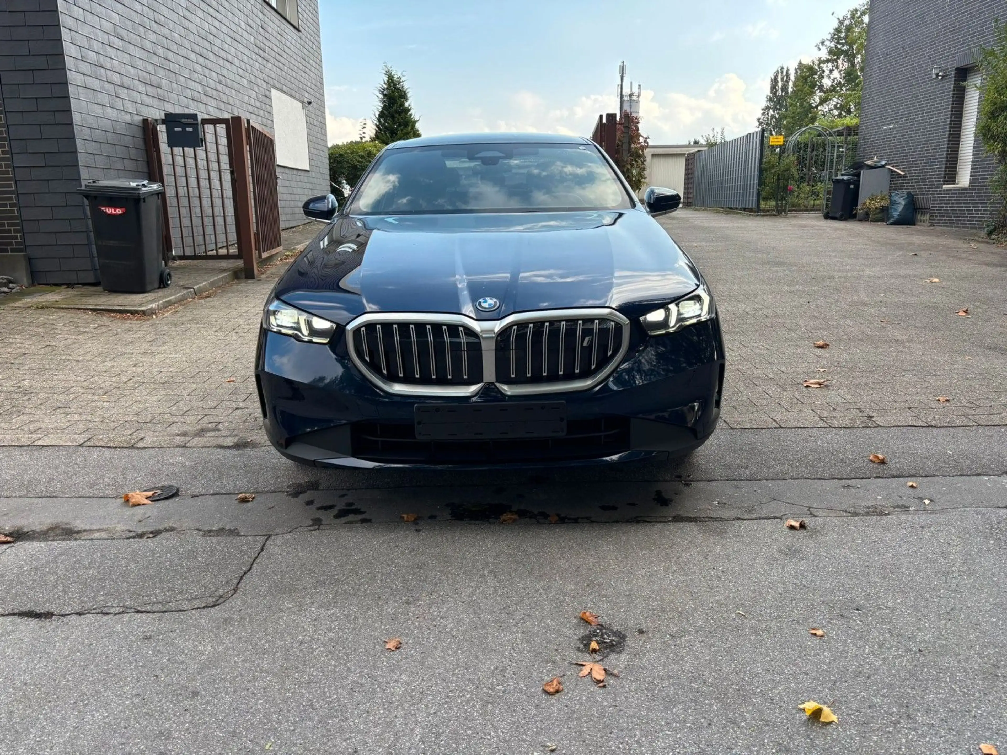 BMW i5 Limousine 40 eDrive PANO 360° LED — photo 5