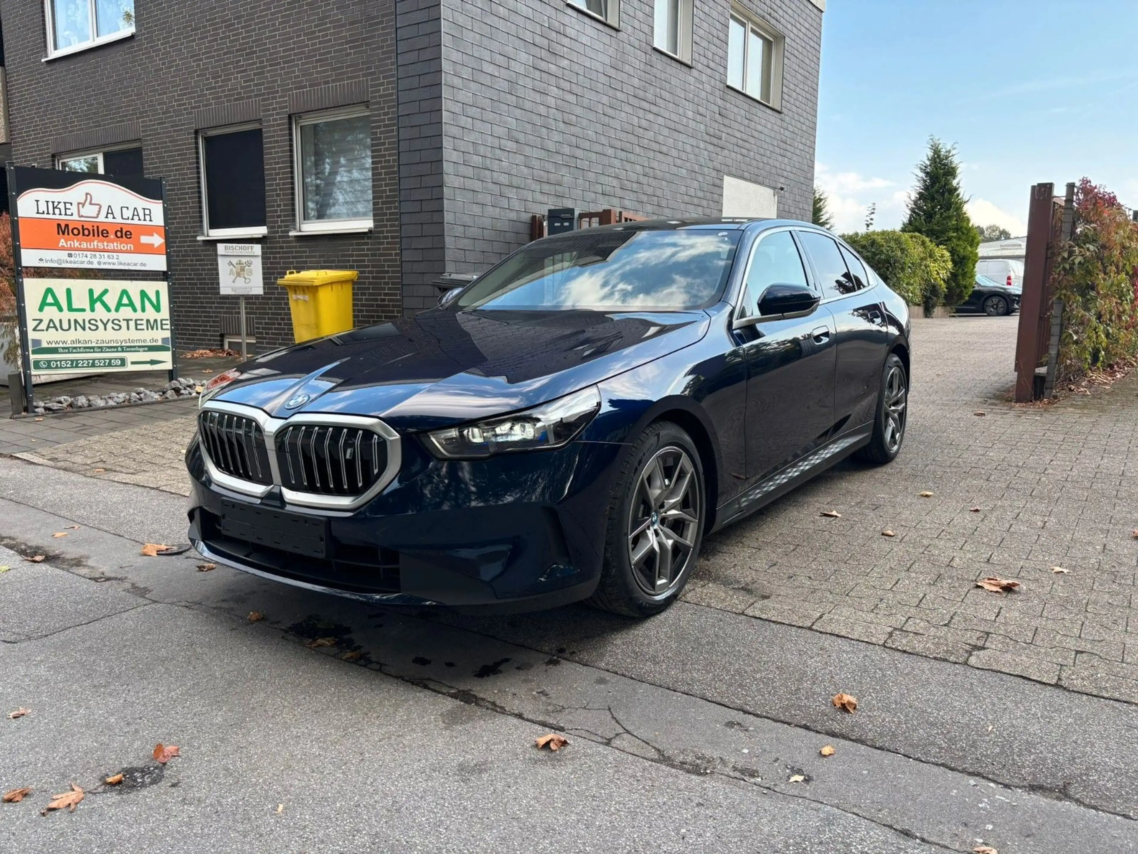 BMW i5 Limousine 40 eDrive PANO 360° LED — photo 2