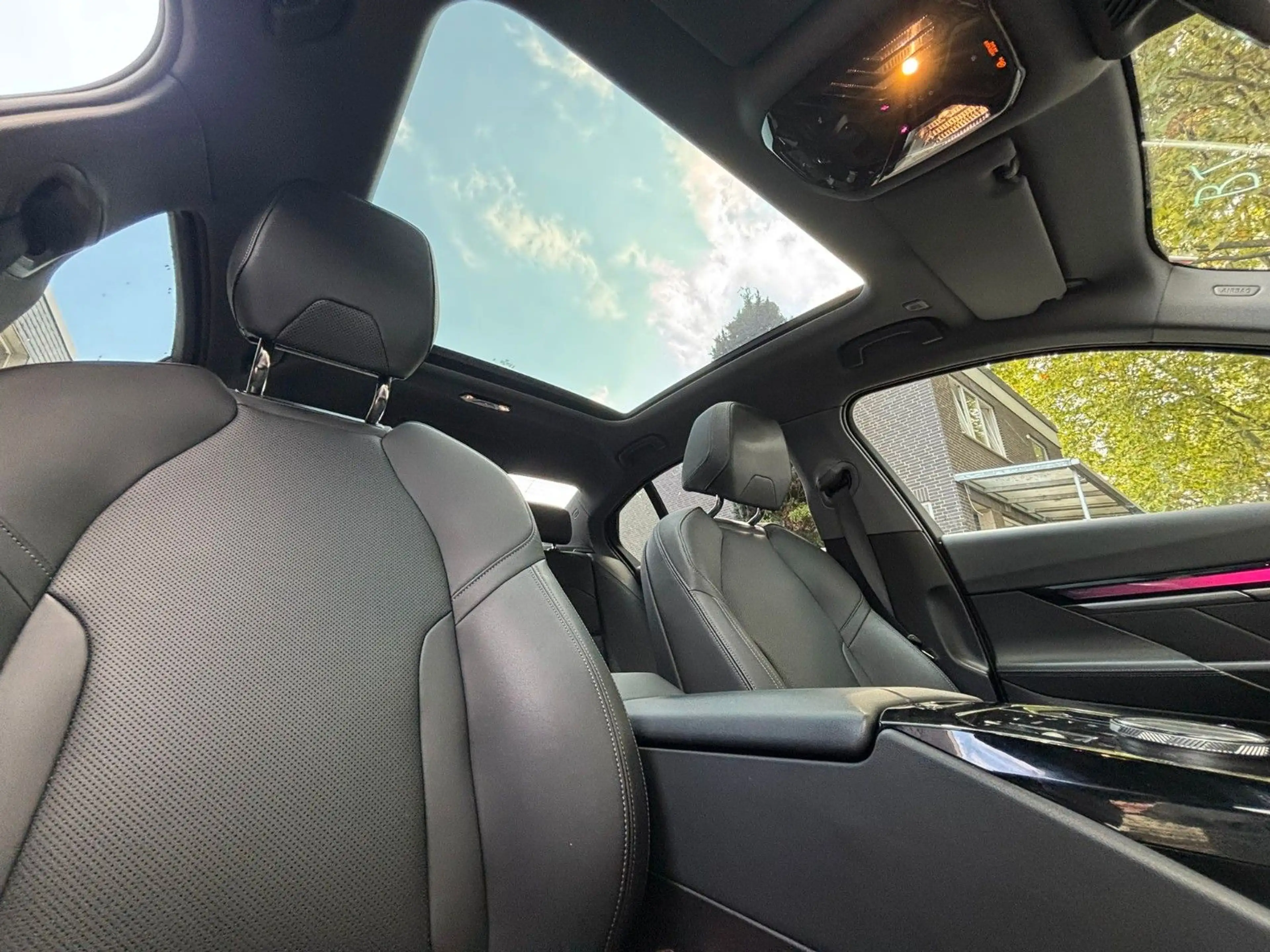 BMW i5 Limousine 40 eDrive PANO 360° LED — photo 11