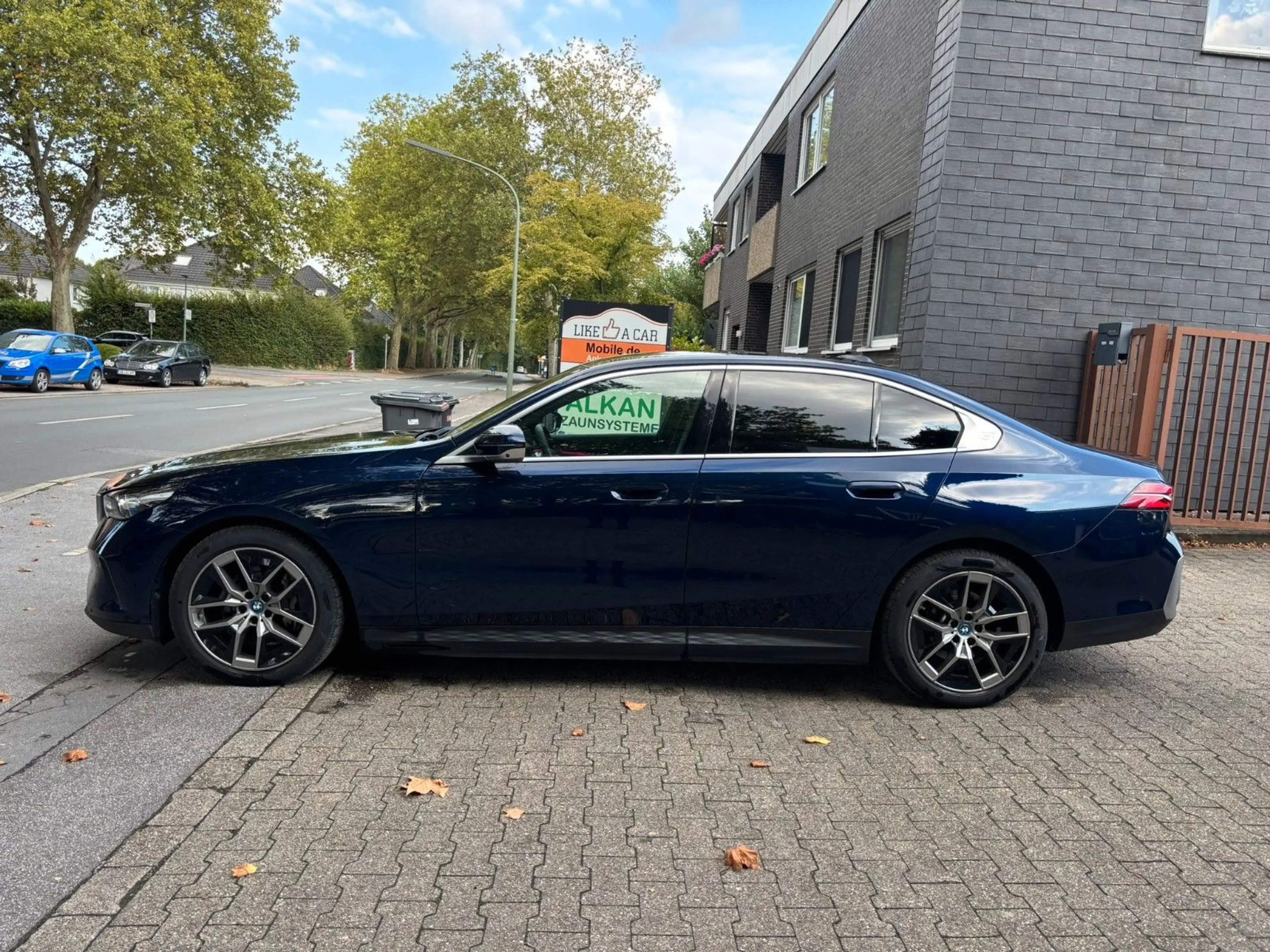 BMW i5 Limousine 40 eDrive PANO 360° LED — photo 7