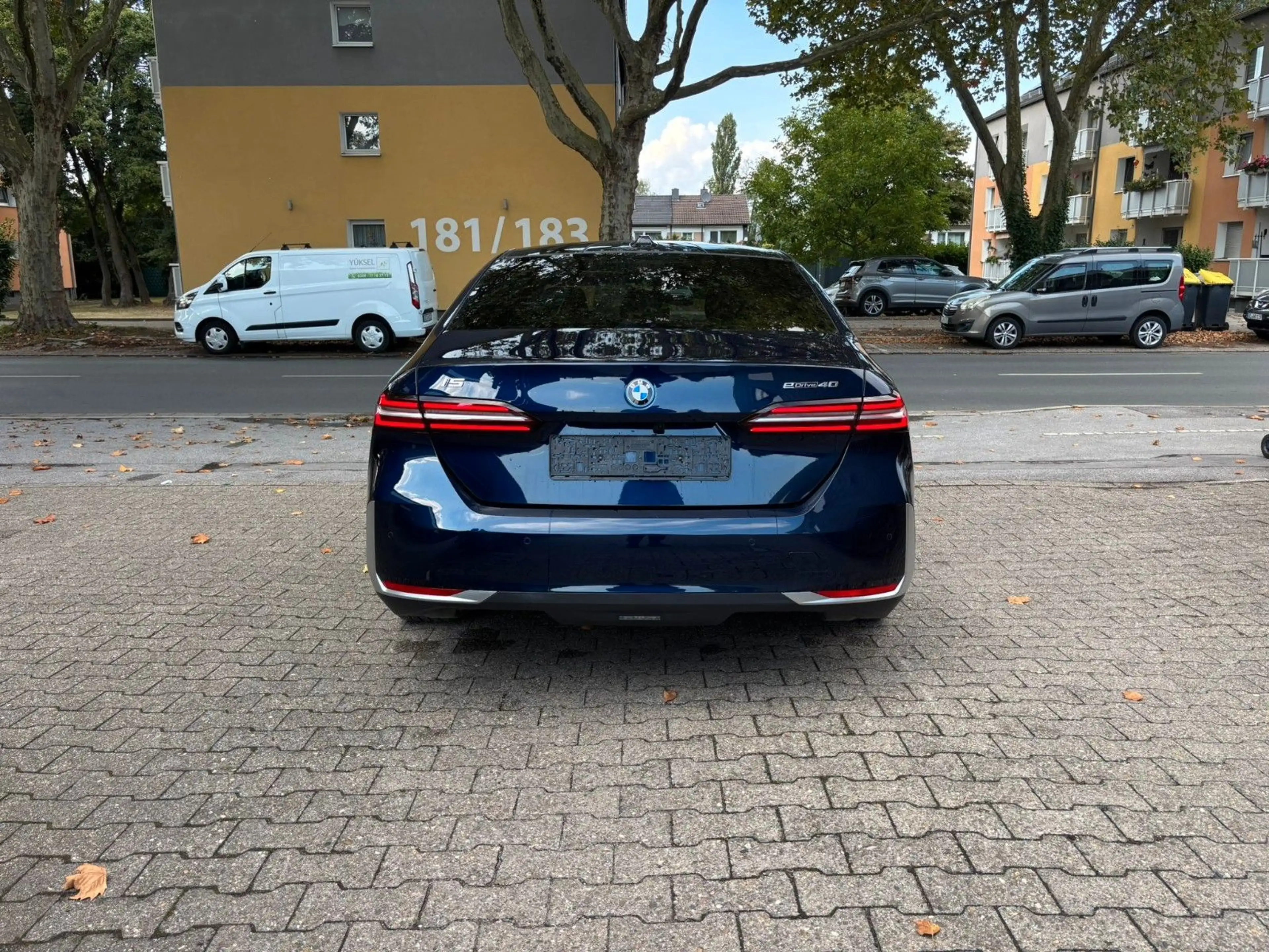 BMW i5 Limousine 40 eDrive PANO 360° LED — photo 6