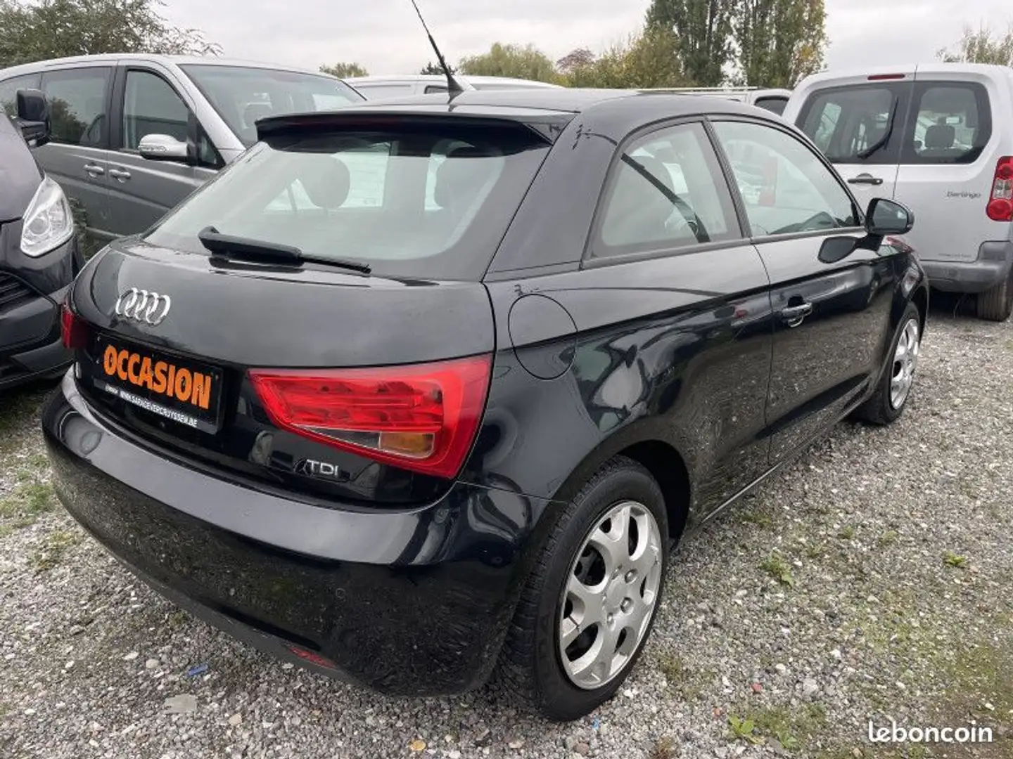 Audi A1 1.6 TDI 90CH FAP AMBITION Noir - 2