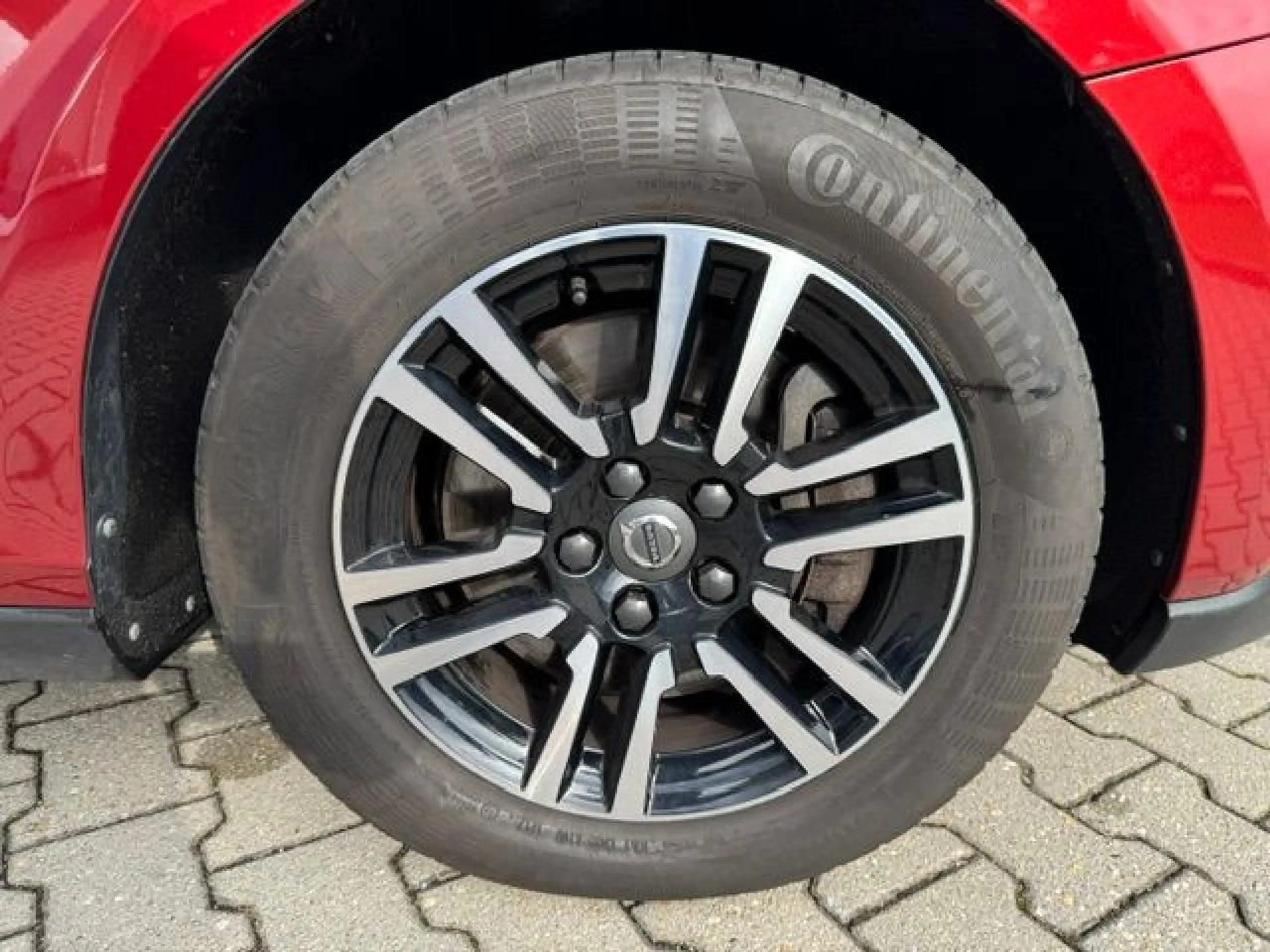 Volvo V40 Cross Country Plus AWD — photo 8