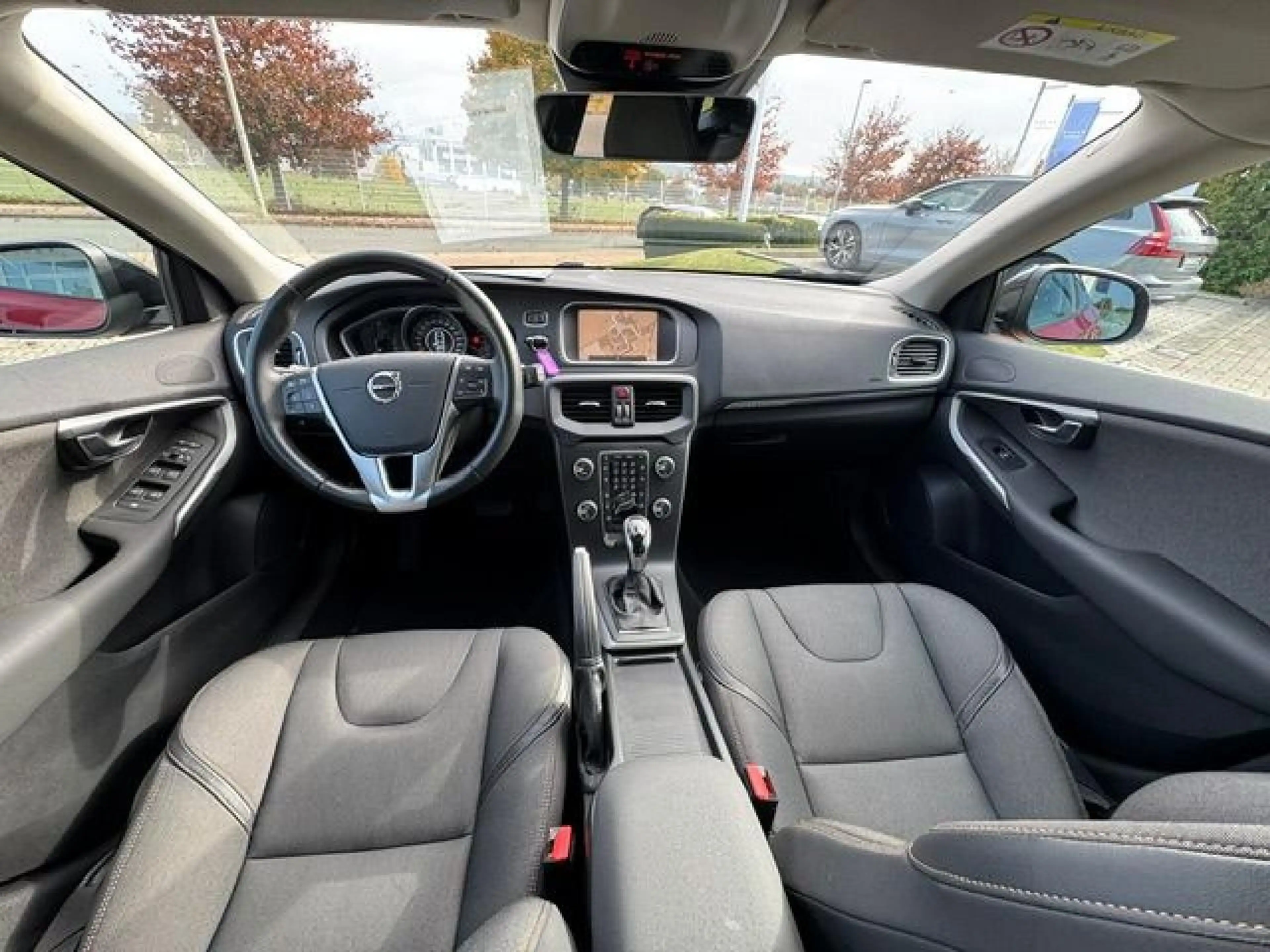 Volvo V40 Cross Country Plus AWD — photo 9