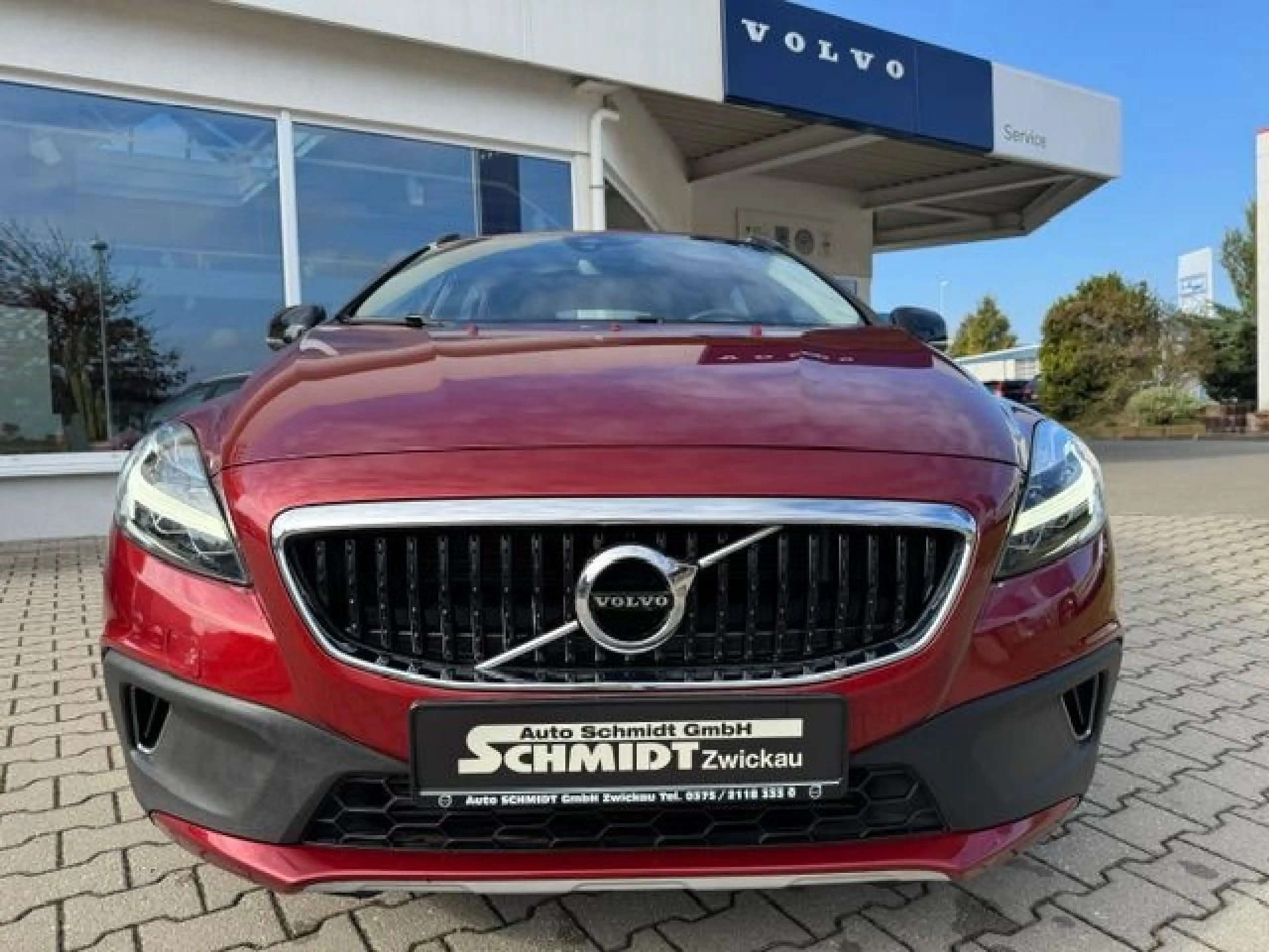 Volvo V40 Cross Country Plus AWD — photo 2