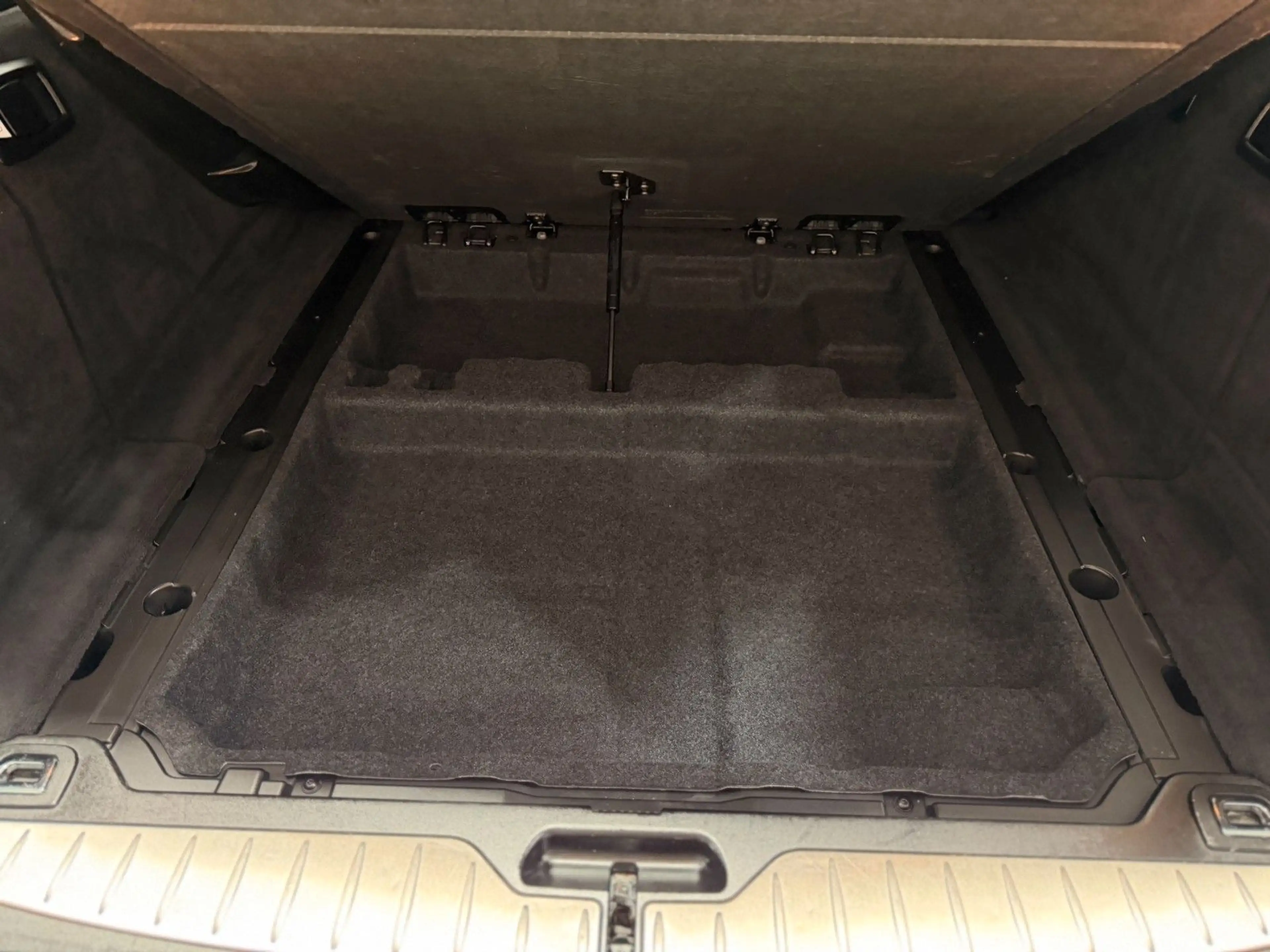 BMW 525 d Touring PANO/NAVI PROF./SPORTSITZE/SHZ/ — photo 15