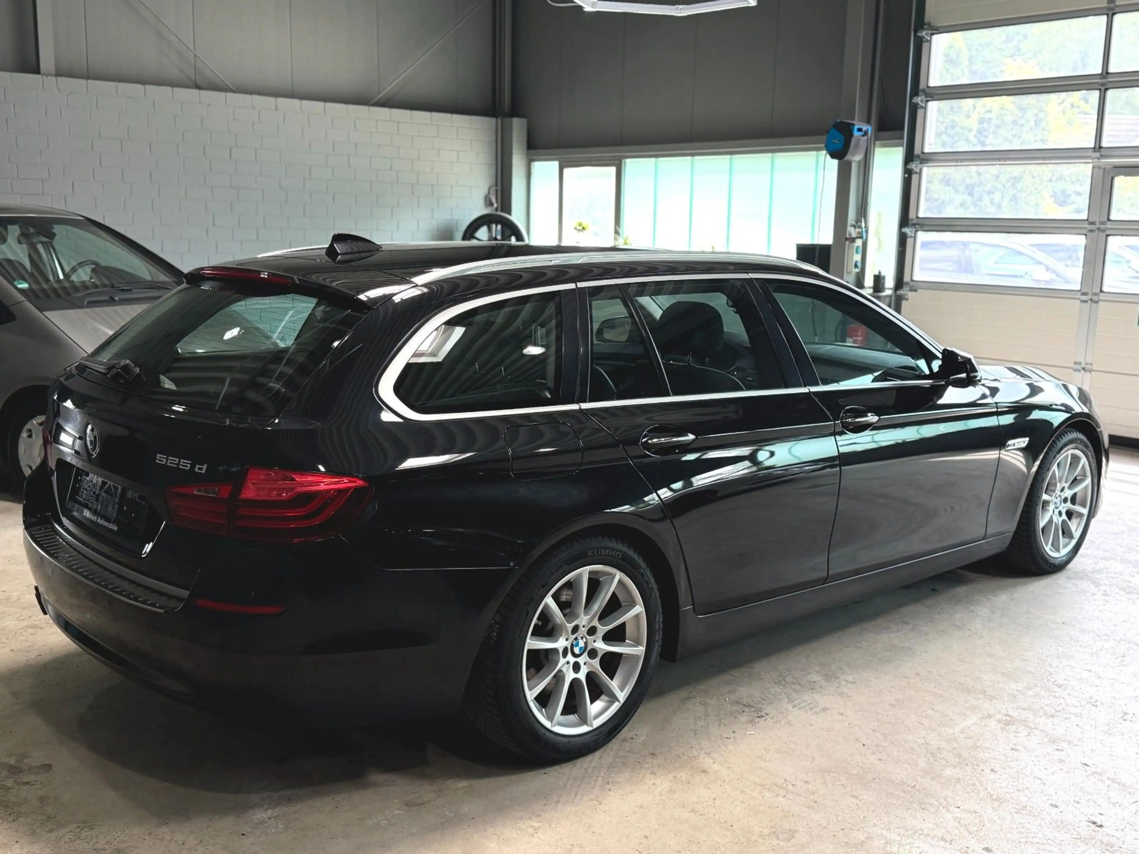 BMW 525 d Touring PANO/NAVI PROF./SPORTSITZE/SHZ/ — photo 8