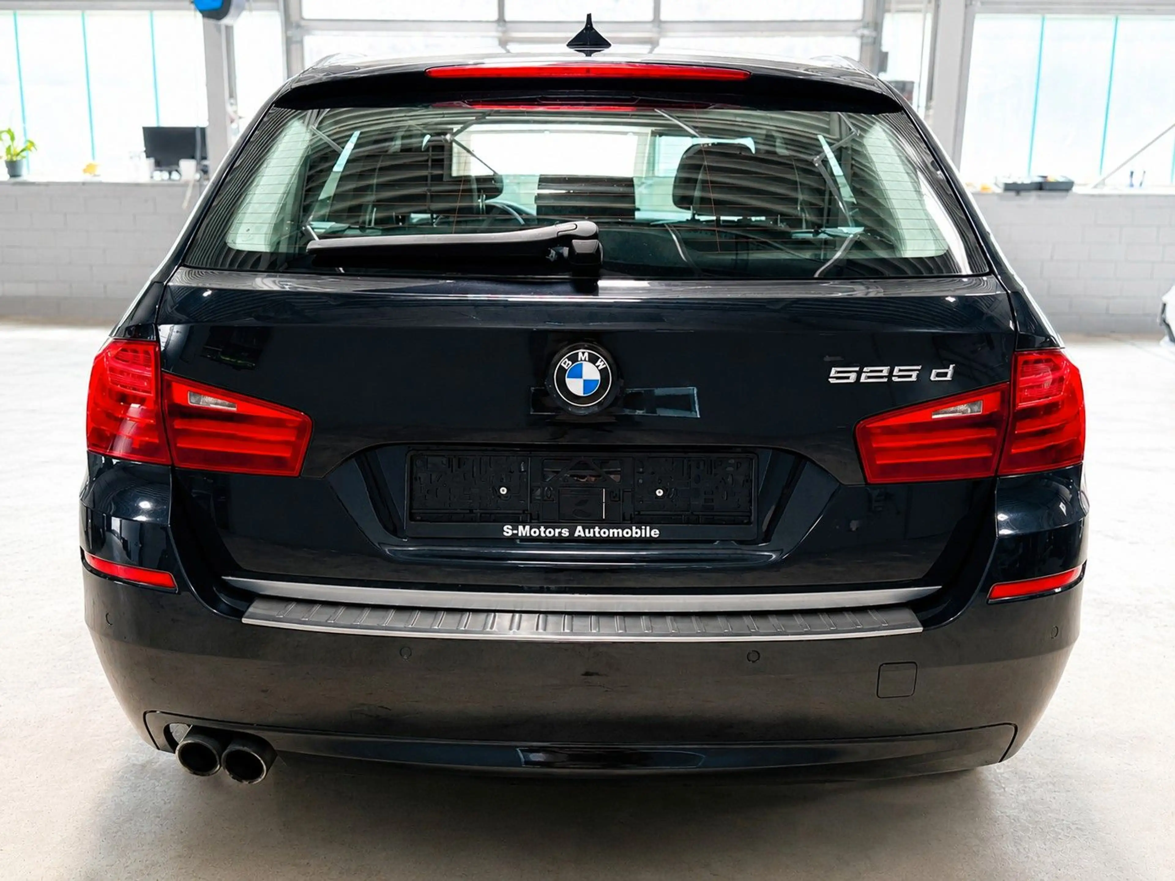 BMW 525 d Touring PANO/NAVI PROF./SPORTSITZE/SHZ/ — photo 6