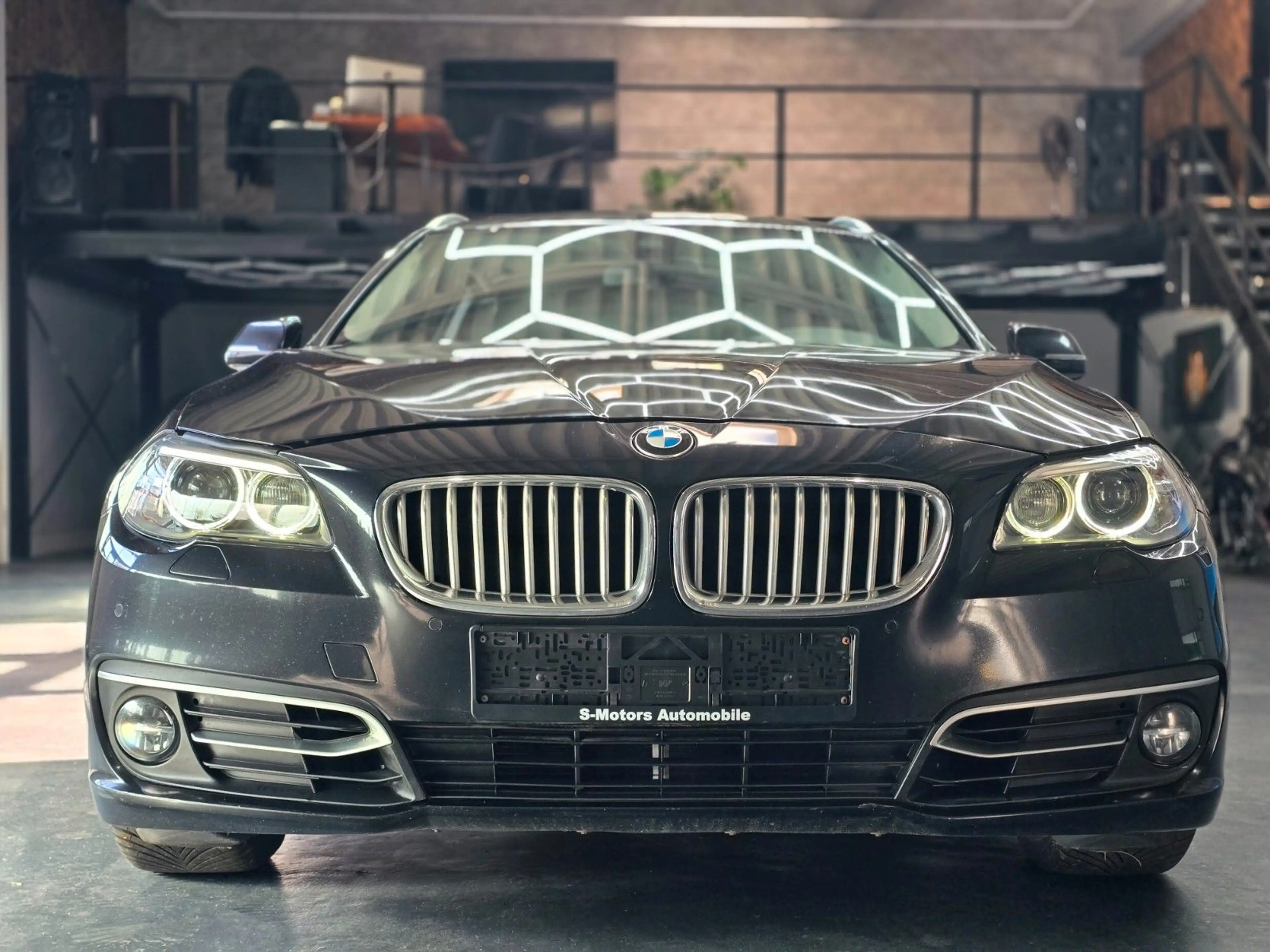 BMW 525 d Touring PANO/NAVI PROF./SPORTSITZE/SHZ/ — photo 2