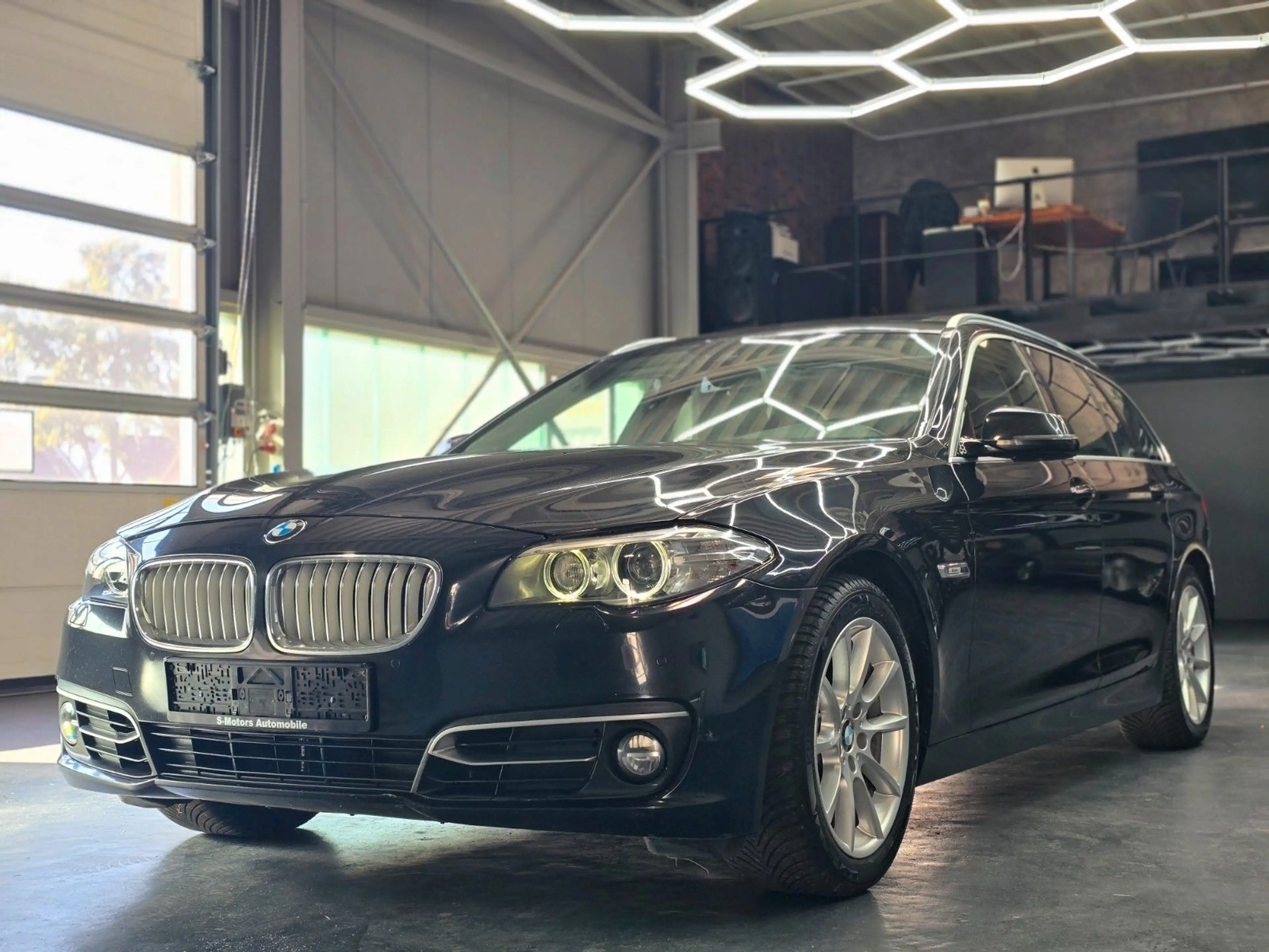 BMW 525 d Touring PANO/NAVI PROF./SPORTSITZE/SHZ/ — photo 3