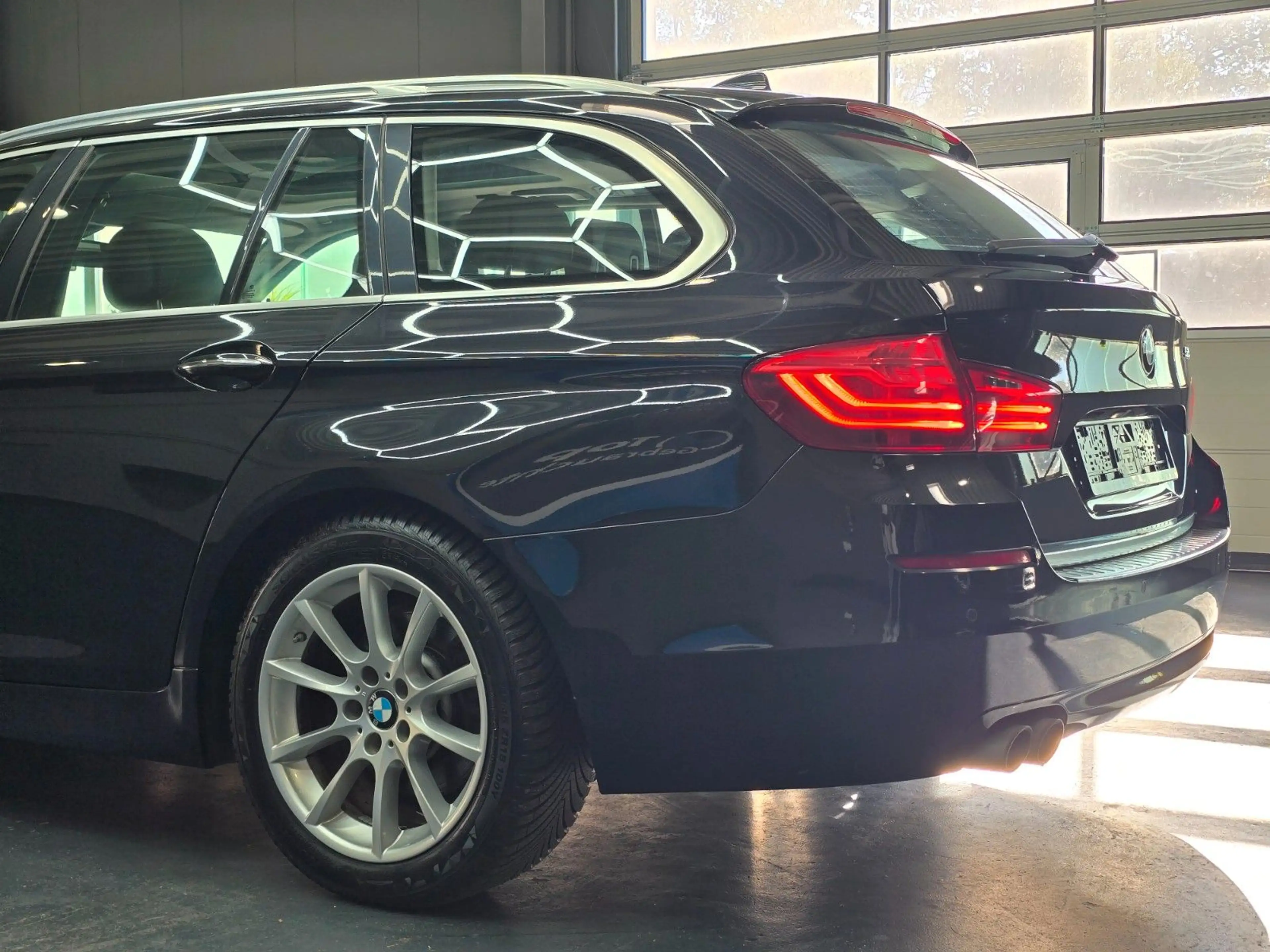 BMW 525 d Touring PANO/NAVI PROF./SPORTSITZE/SHZ/ — photo 8