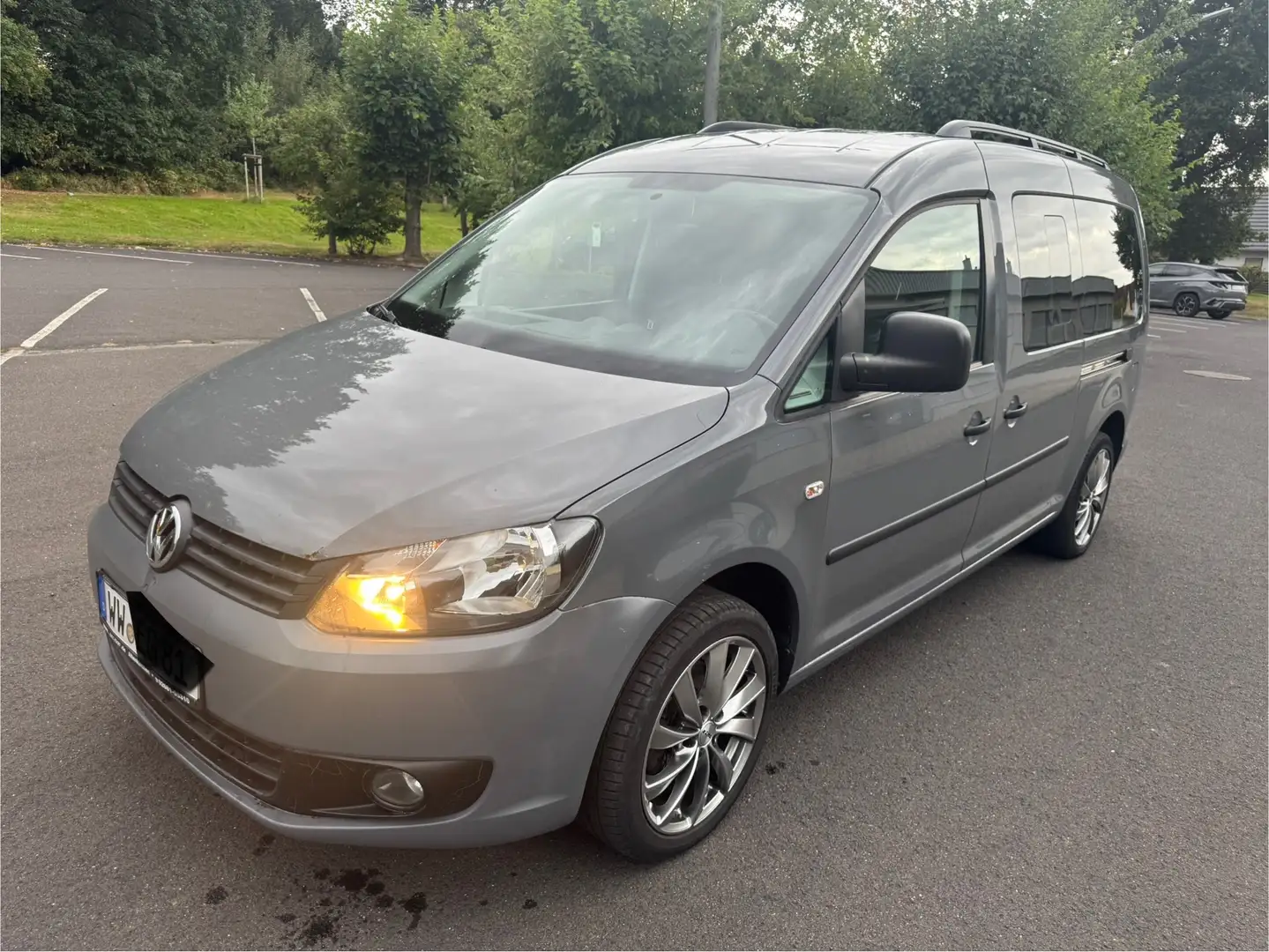 Volkswagen Caddy 1.6 TDI Maxi 1.6 TDI| TÜV+Zahnriemen neu| Top Grau - 1