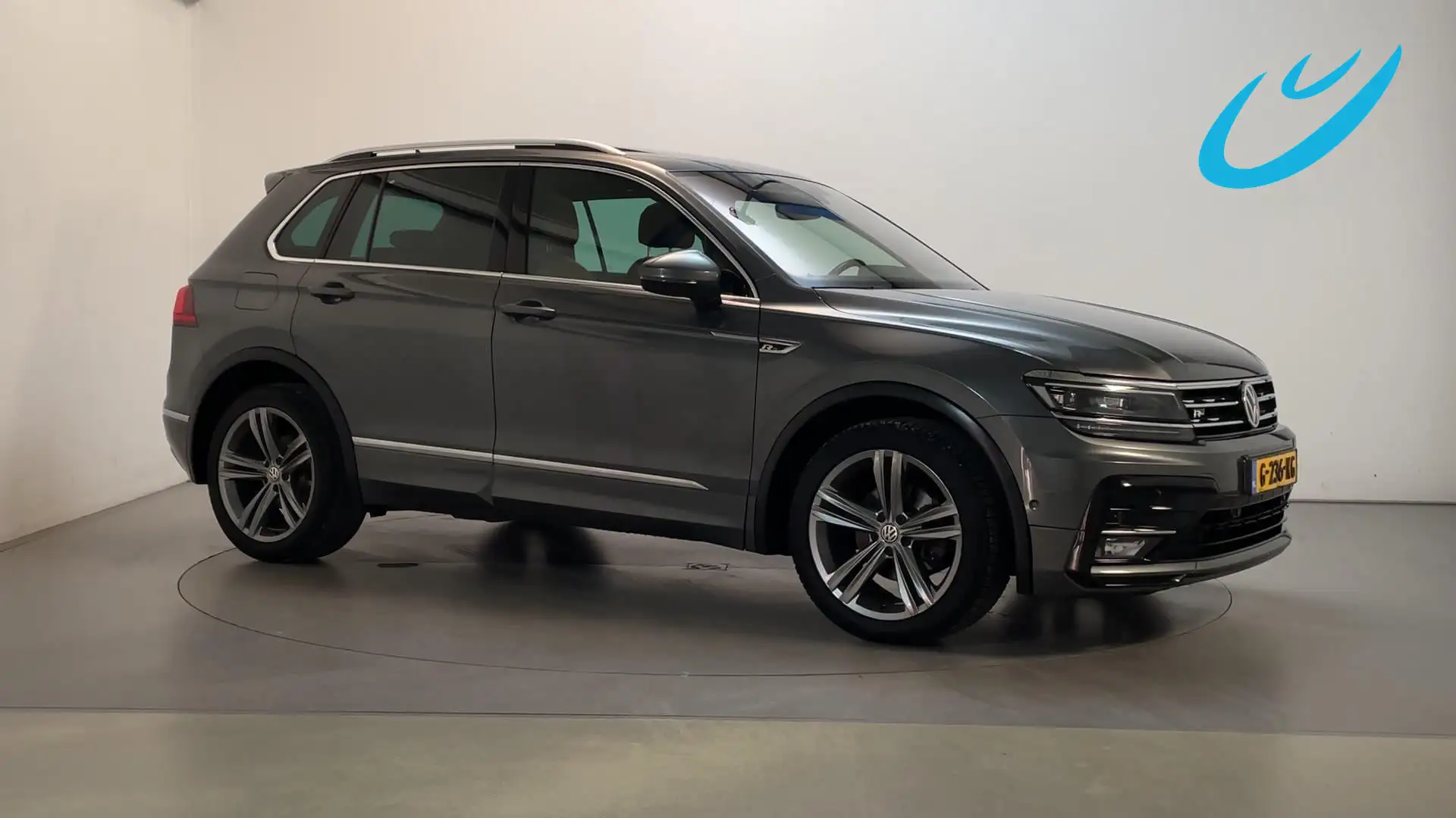 Volkswagen Tiguan 1.5 TSI Comfortline Business R-Line Leder Panorama Gris - 1