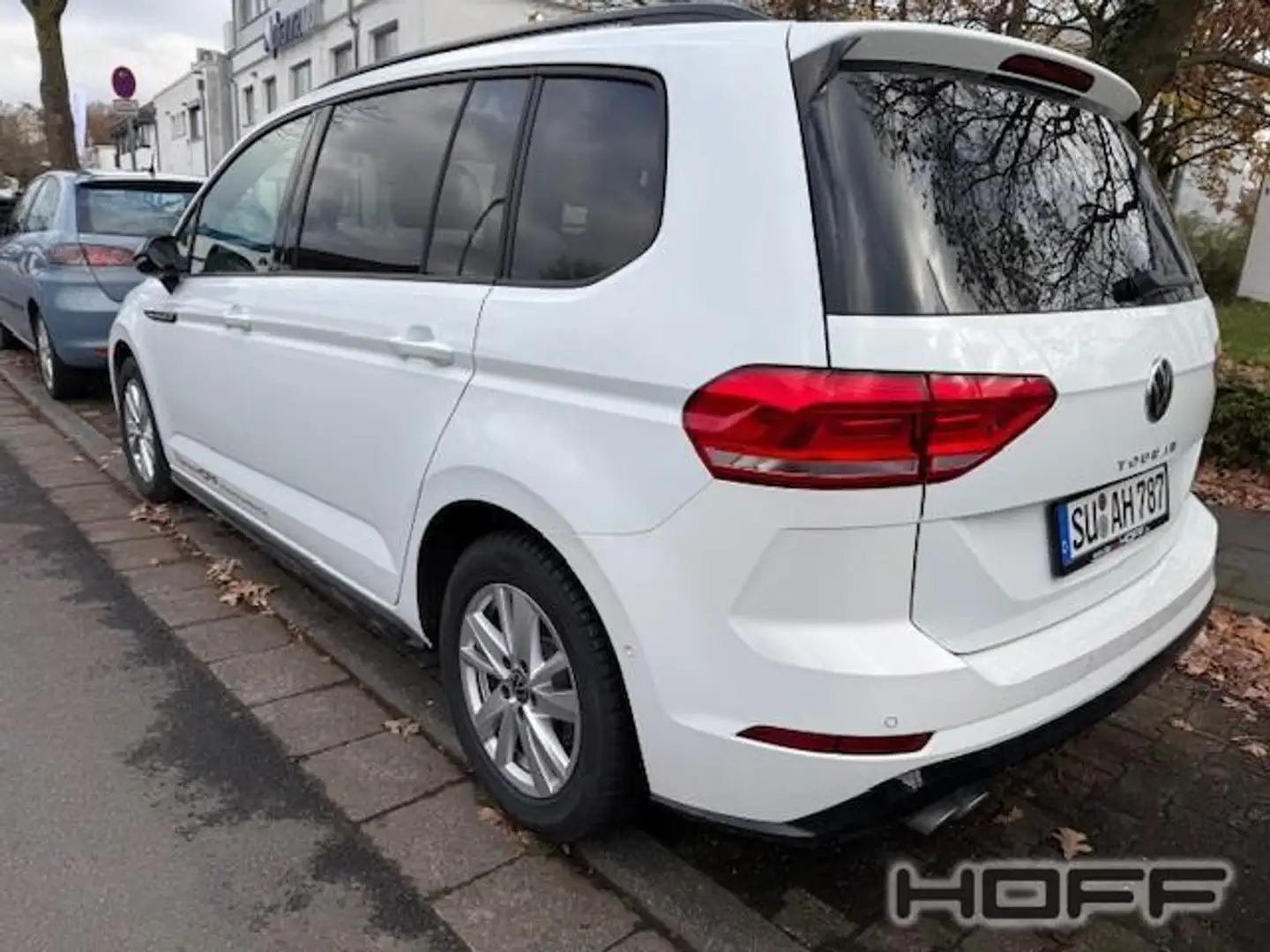 Volkswagen Touran 2.0 TDI DSG R-Line Black Style Kamera 18" Navi Weiß - 2