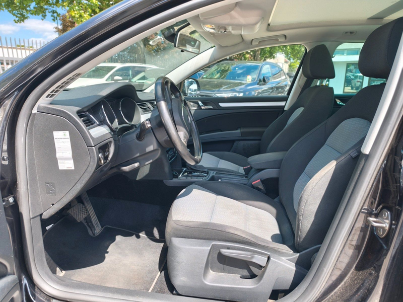 Skoda Superb 2.0TDI Ambition*DSG*TMP*SHZ*Navi*Pano*EU5 — photo 9