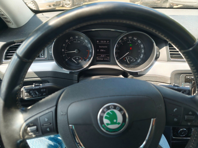 Skoda Superb 2.0TDI Ambition*DSG*TMP*SHZ*Navi*Pano*EU5 — photo 14