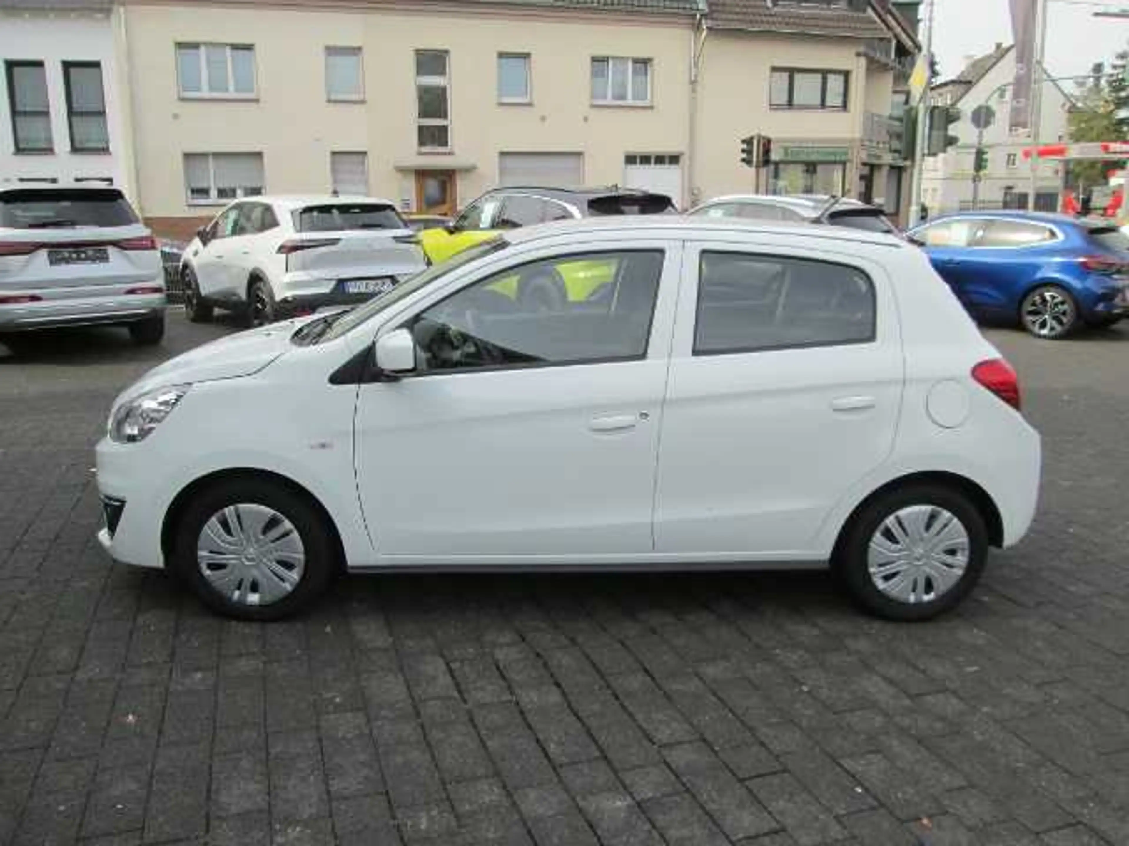 Mitsubishi Space Star Edition 1.0 MIVEC 5-Gang mit Klima — photo 2