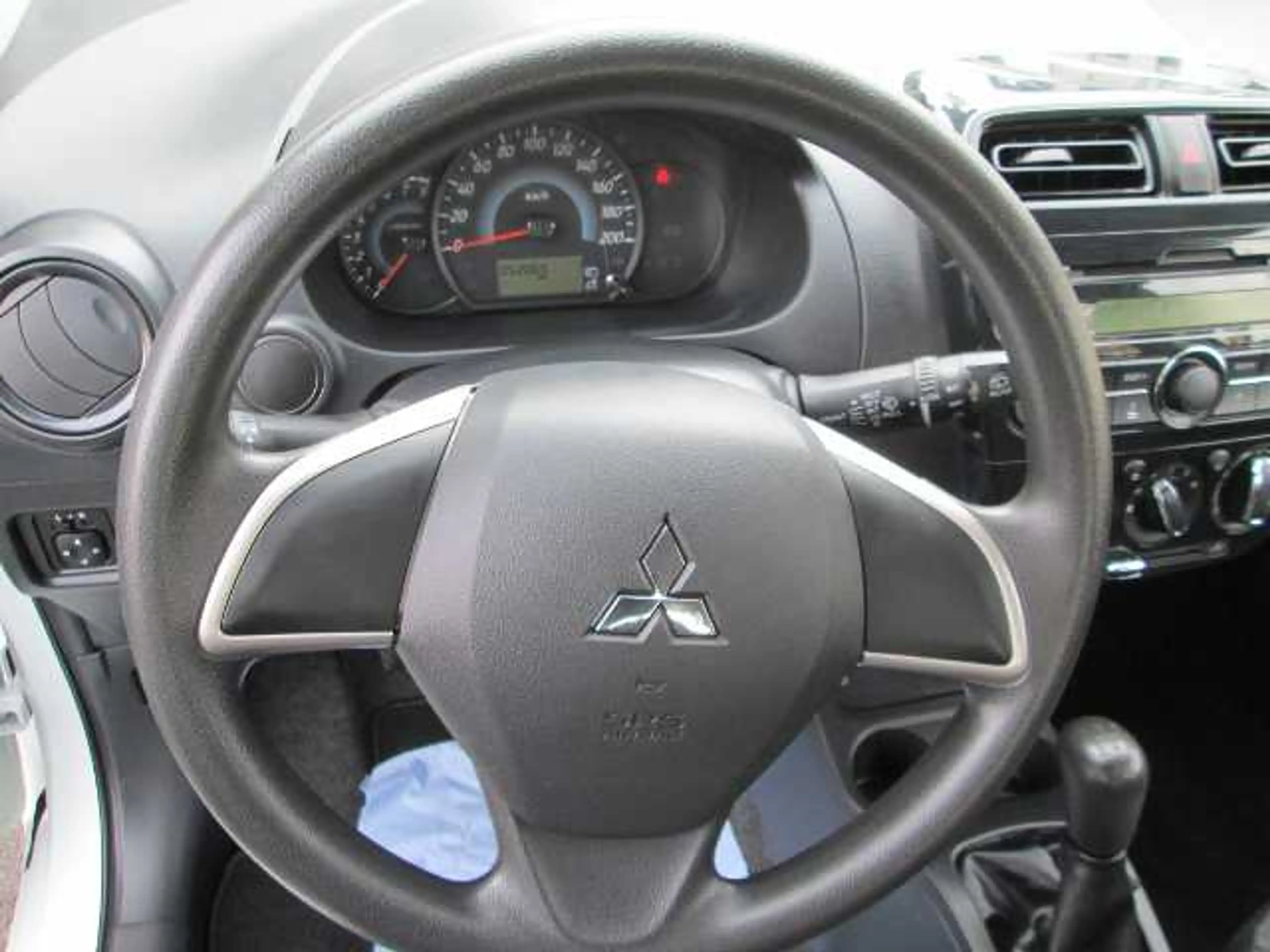 Mitsubishi Space Star Edition 1.0 MIVEC 5-Gang mit Klima — photo 11