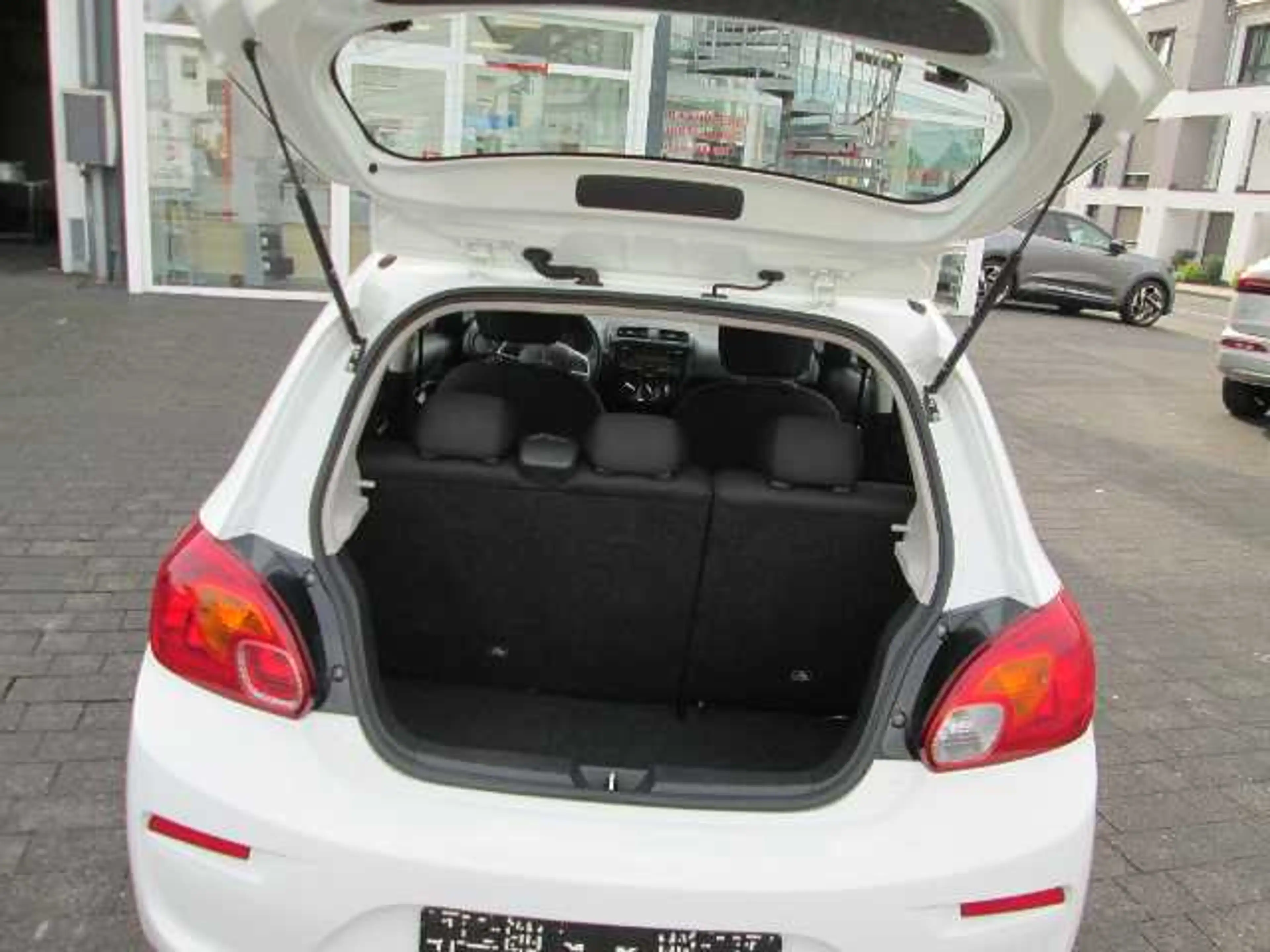 Mitsubishi Space Star Edition 1.0 MIVEC 5-Gang mit Klima — photo 13