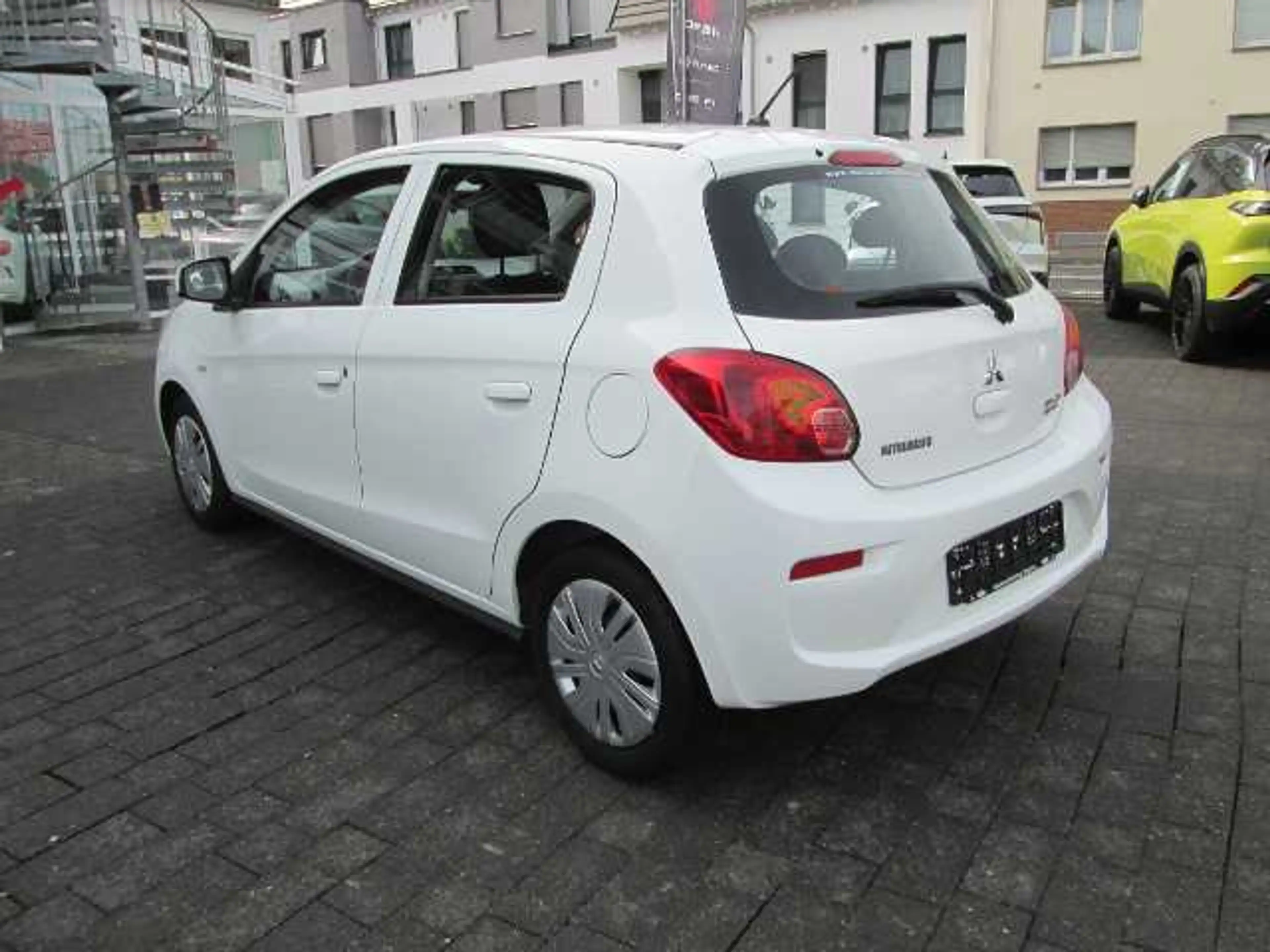 Mitsubishi Space Star Edition 1.0 MIVEC 5-Gang mit Klima — photo 8