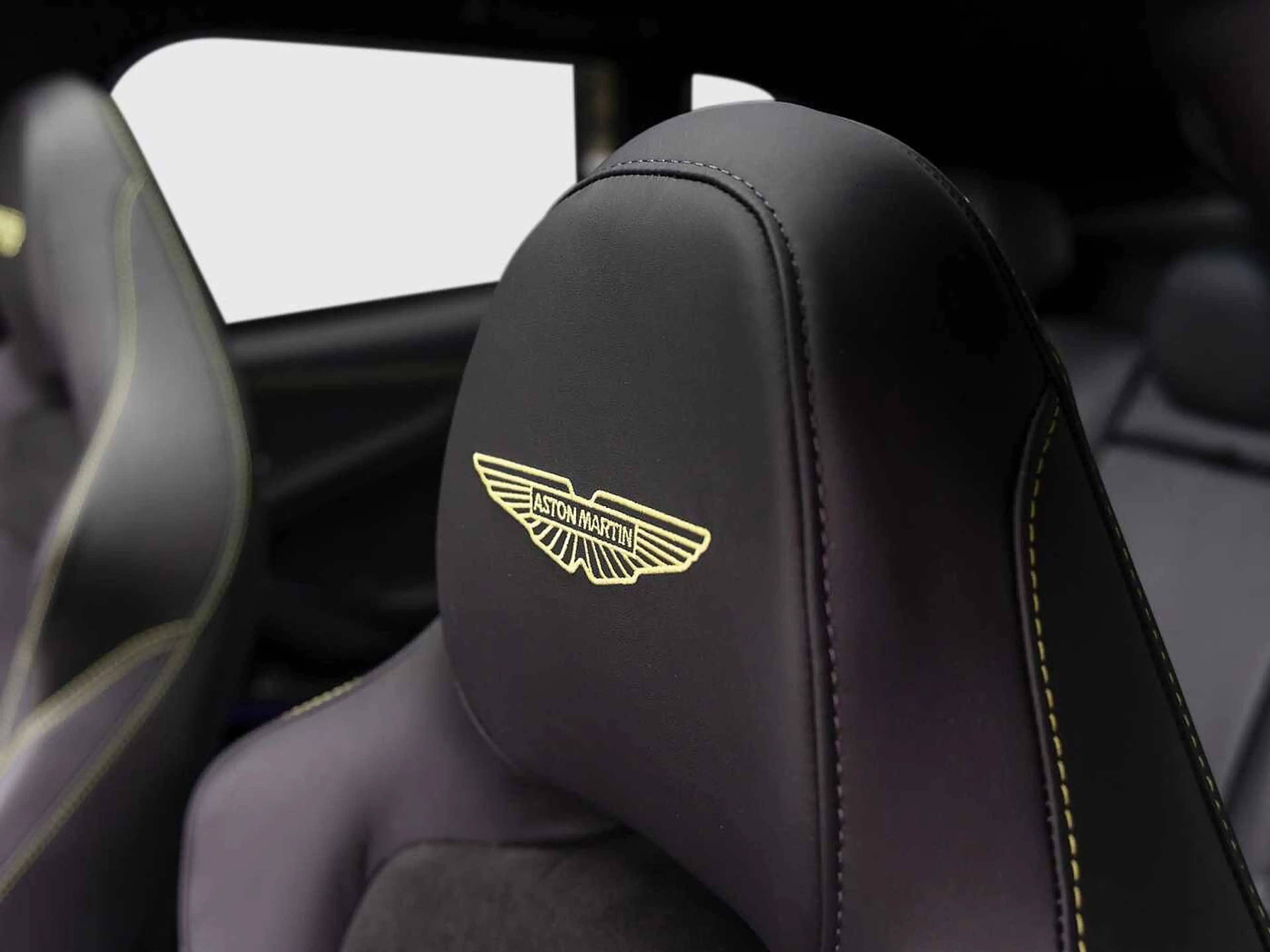 Aston Martin DBX 707 -Podium Green- — photo 5