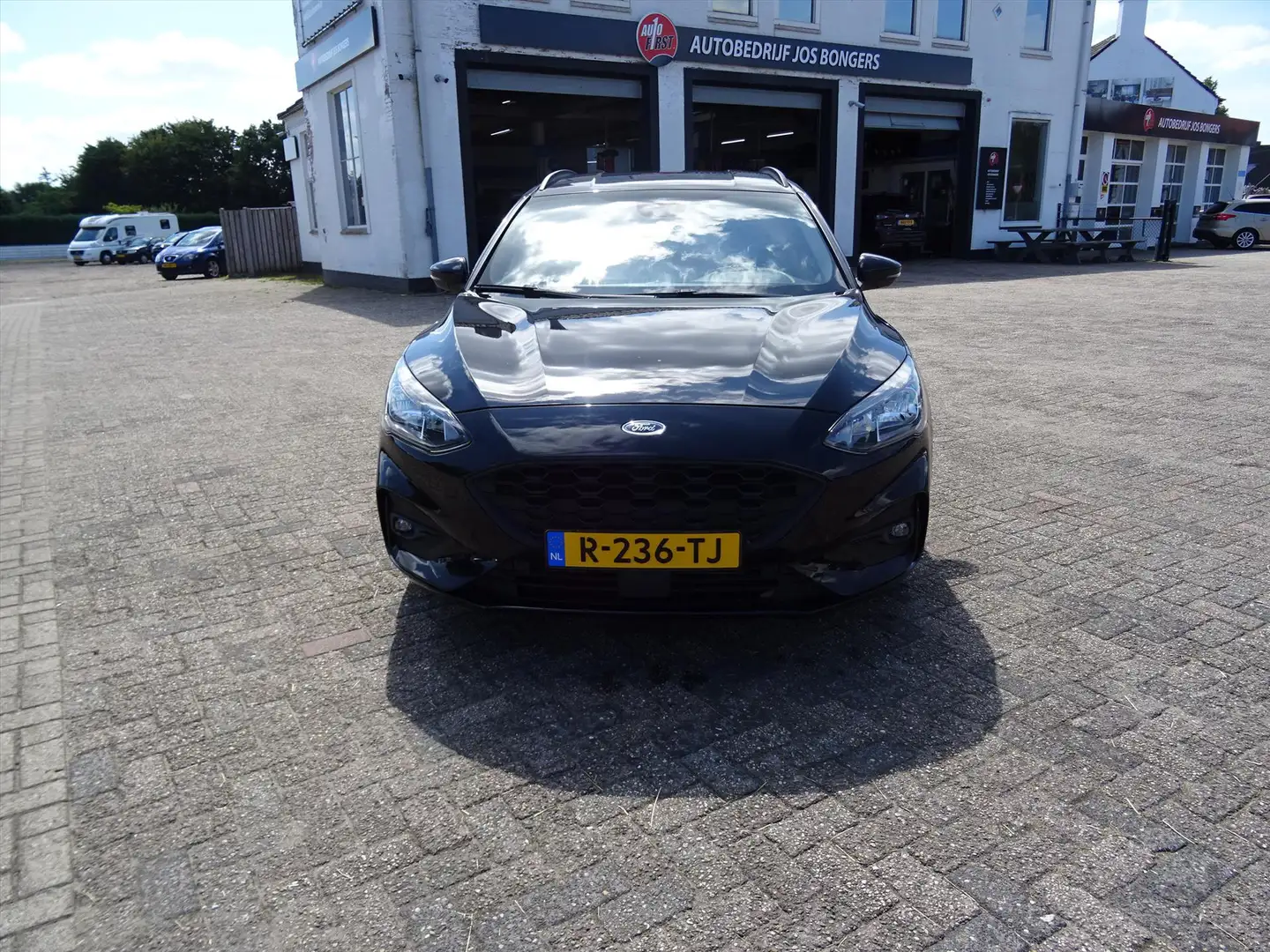 Ford Focus Wagon 1.0 EcoBoost Hybrid 155pk Active X Business Zwart - 2