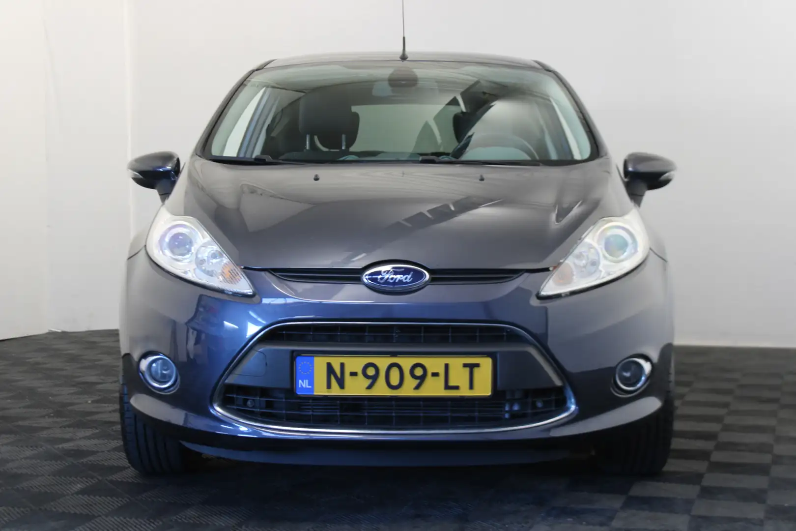 Ford Fiesta 1.6 Titanium Grau - 2