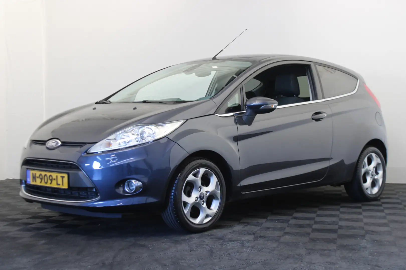 Ford Fiesta 1.6 Titanium Grau - 1